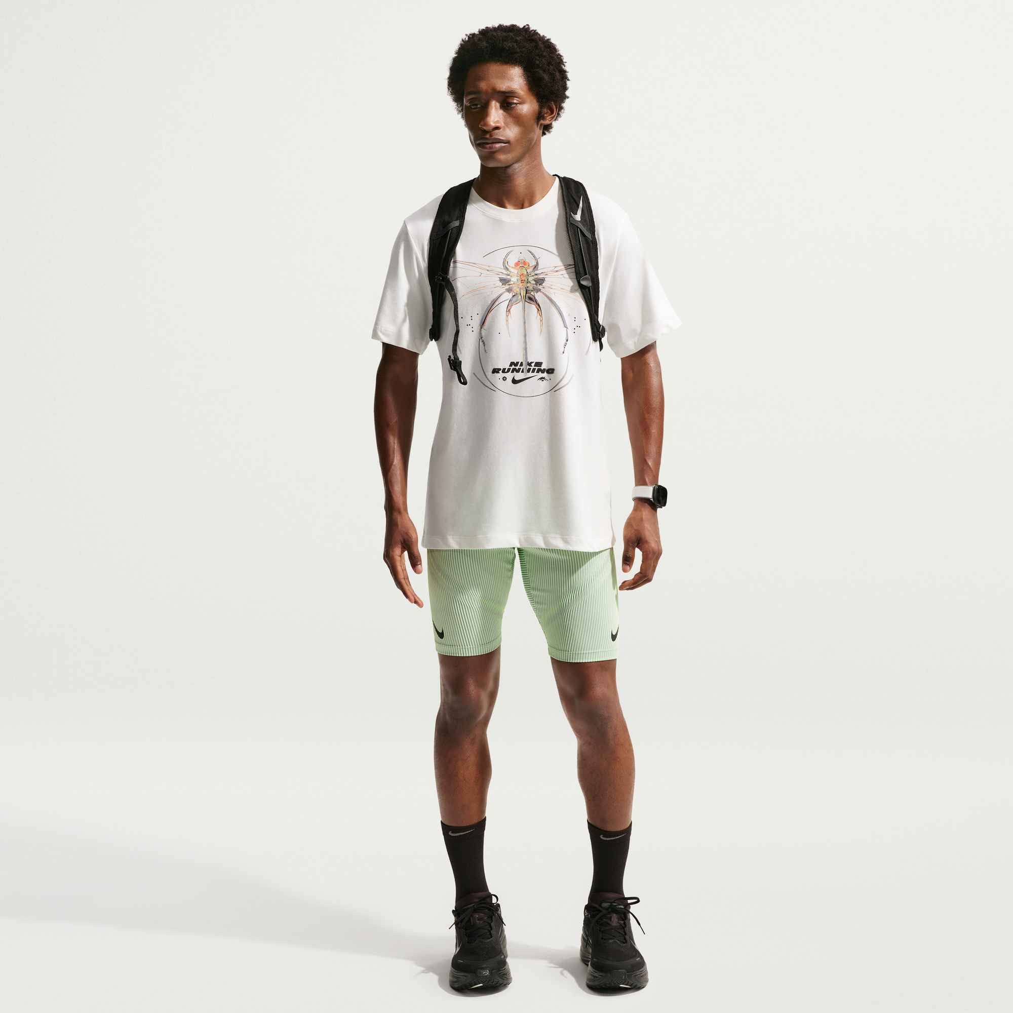 Nike T-Shirt M NK DF TEE STD IYKYK SU26 sportliche Passform