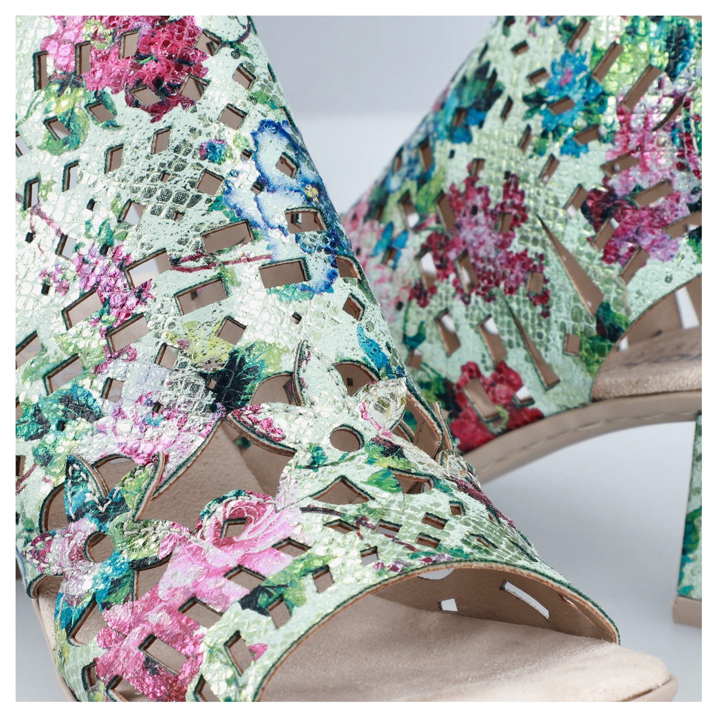 Rieker Sandalette Sommerschuh, Sandale, Blockabsatz, mit modischer Schaftgestaltung