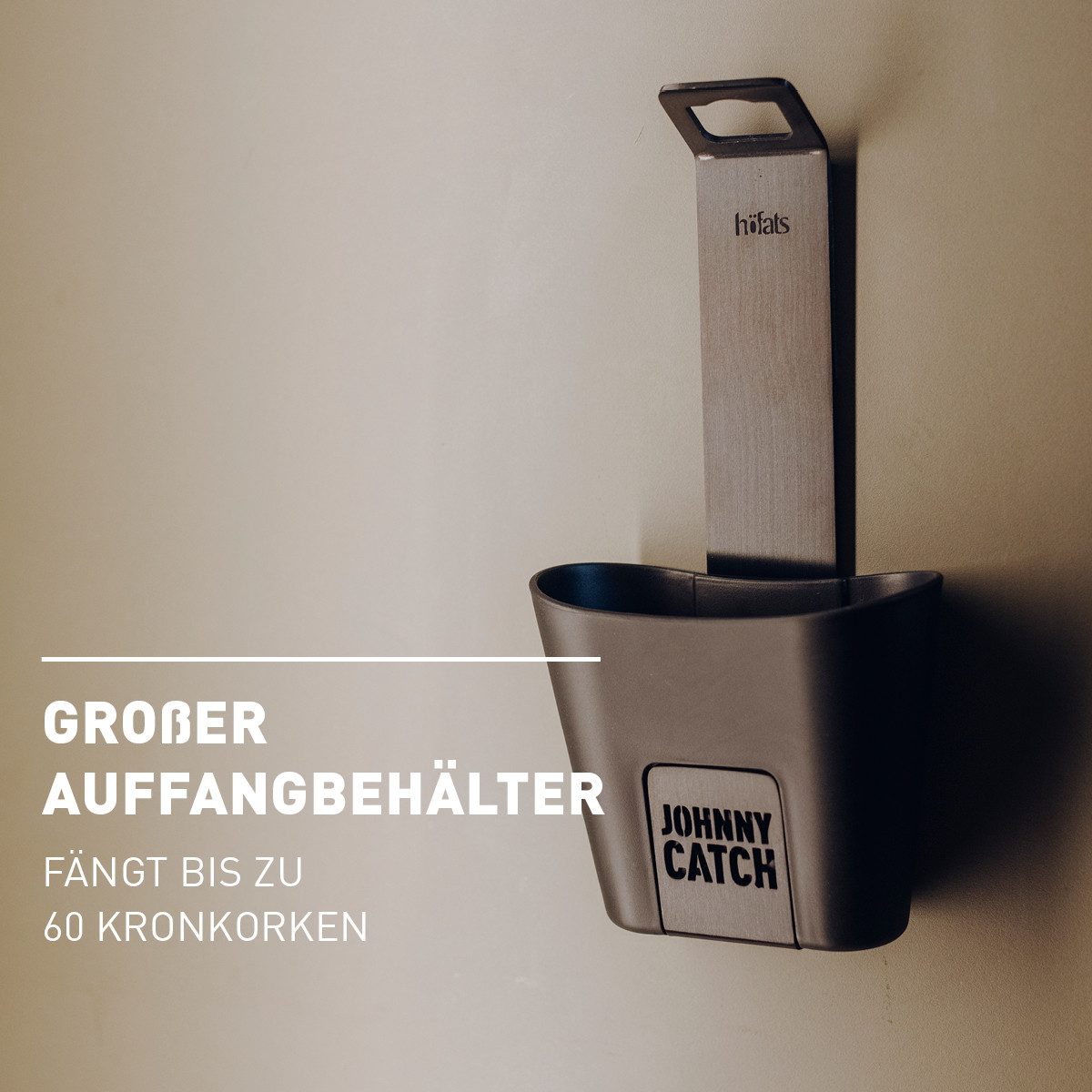 höfats Flaschenöffner JOHNNY CATCH Cup (fängt bis zu 60 Kronkorken, Bieröffner, Kapselheber, Wandflaschenöffner mit schraubenloser Montage)