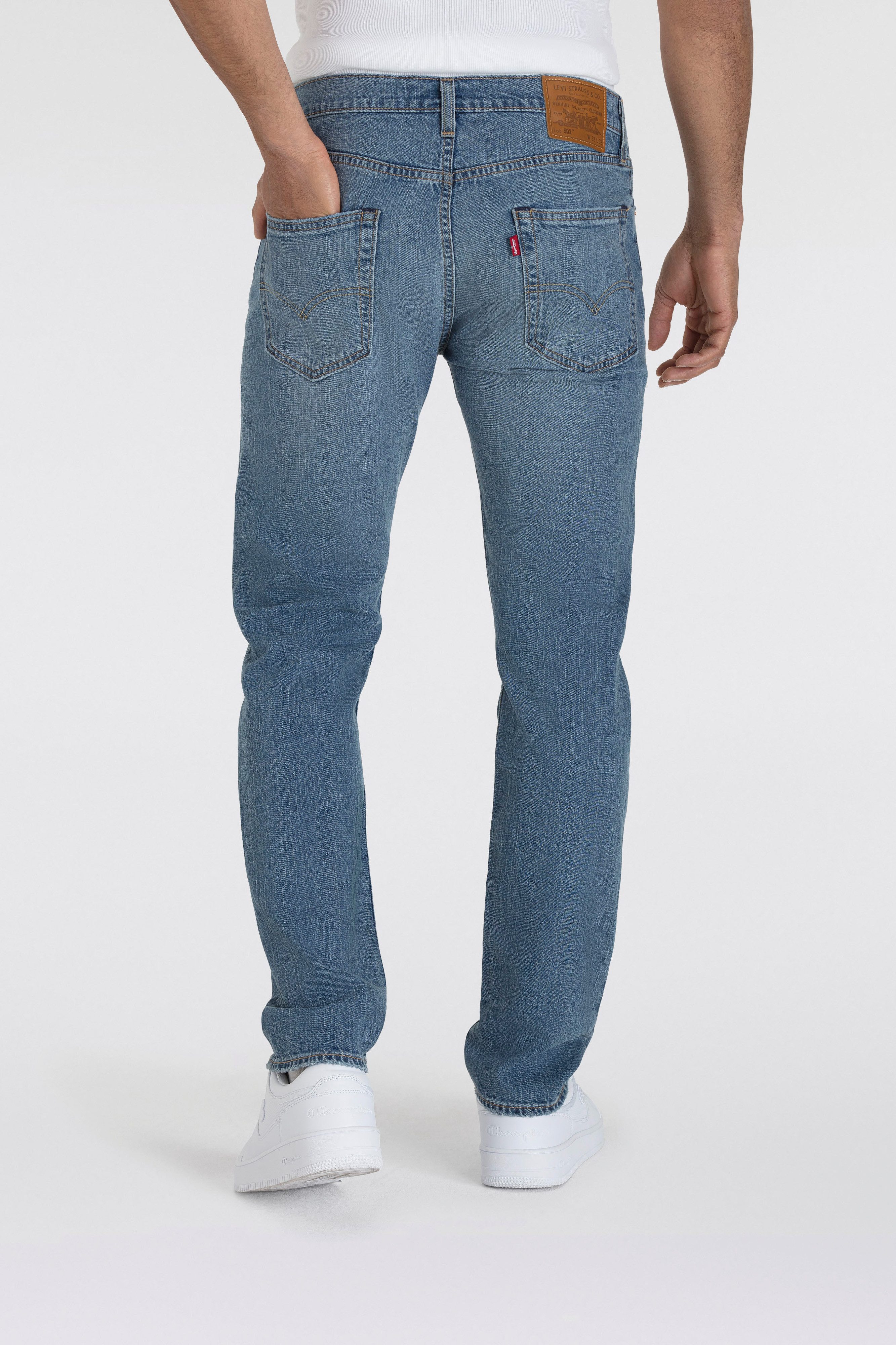 Levi's® Tapered-fit-Jeans 502 TAPER in elegantem, günstig online kaufen