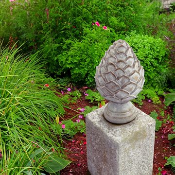 matches21 HOME & HOBBY Blumentopf Pinien-Zapfen als Vintage Gartenfigur für draußen in 21 cm, grau (1 St), Wetterfeste Boho Skulptur als Zement Garten-Deko für außen