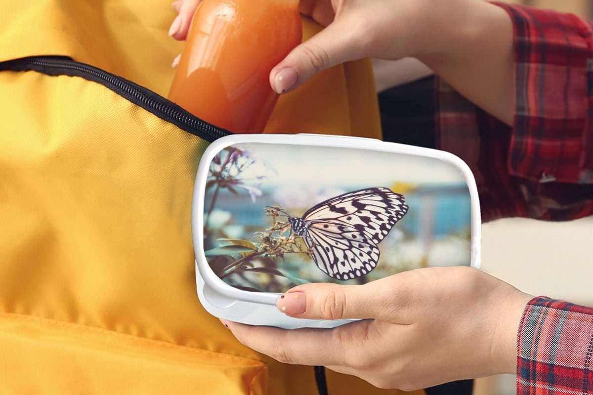 Kunststoff, - und Blumen Brotdose, Jungs Kinder Erwachsene, Frühling, weiß MuchoWow für Brotbox Lunchbox und - (2-tlg), Schmetterling Mädchen für