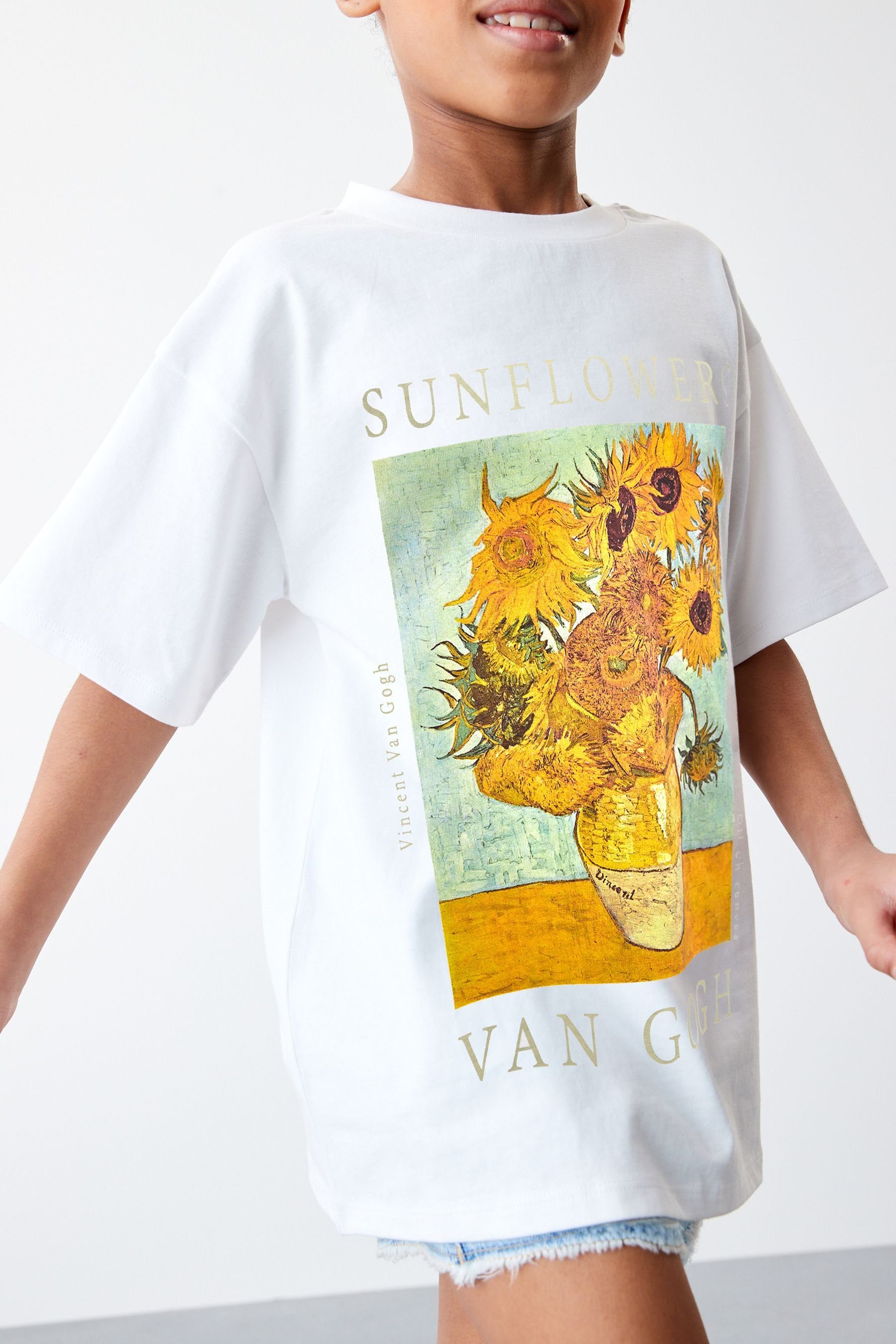 T-Shirt (1-tlg) Artist Lizenziertes Next White Gogh T-Shirt Van Sunflowers