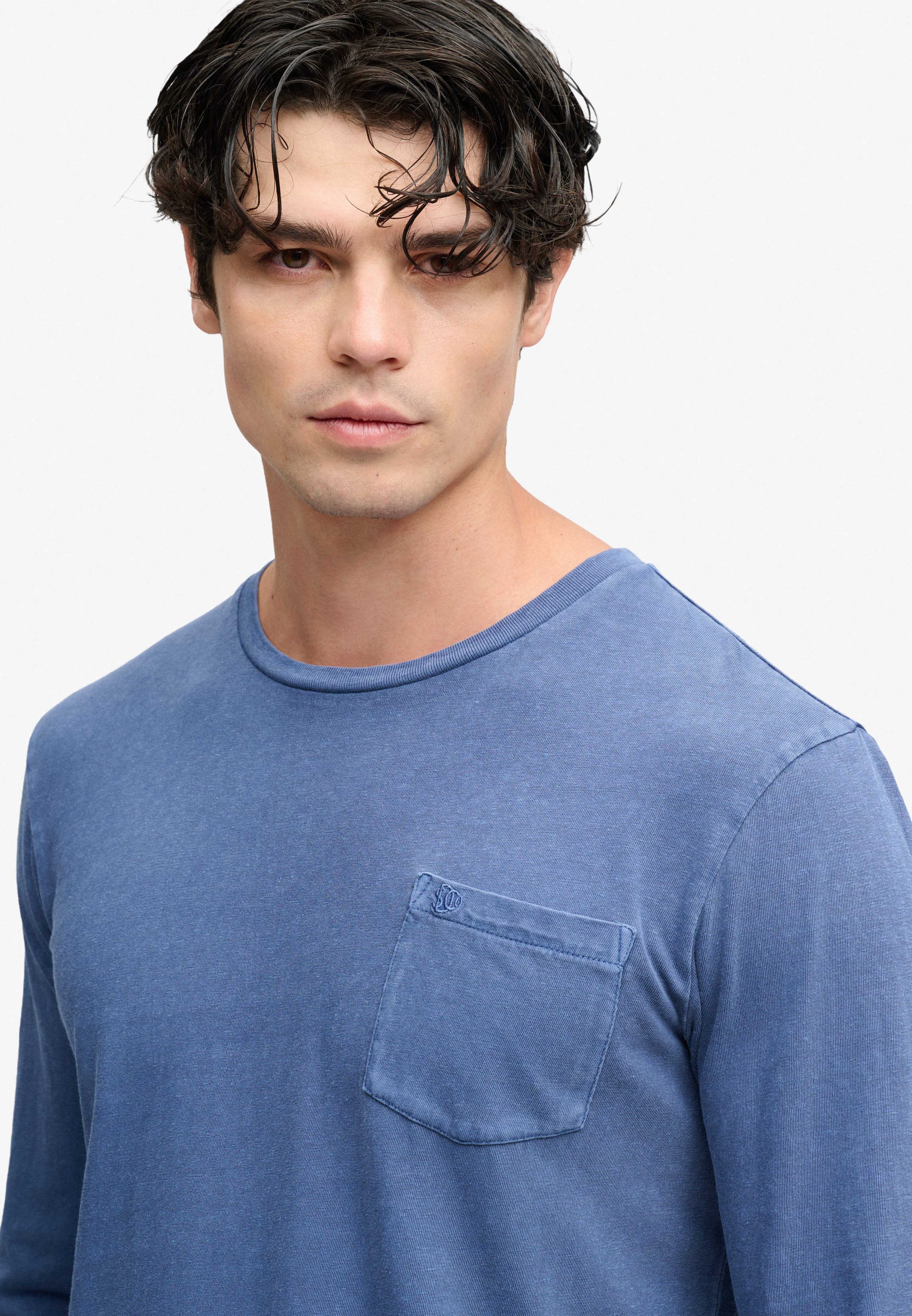 Superdry Langarmshirt COTTON LINEN L/S POCKET TOP aus Baumwolle und Leinen, Relaxed Fit, mit Rundhalsausschnitt – Bild 4 von 5