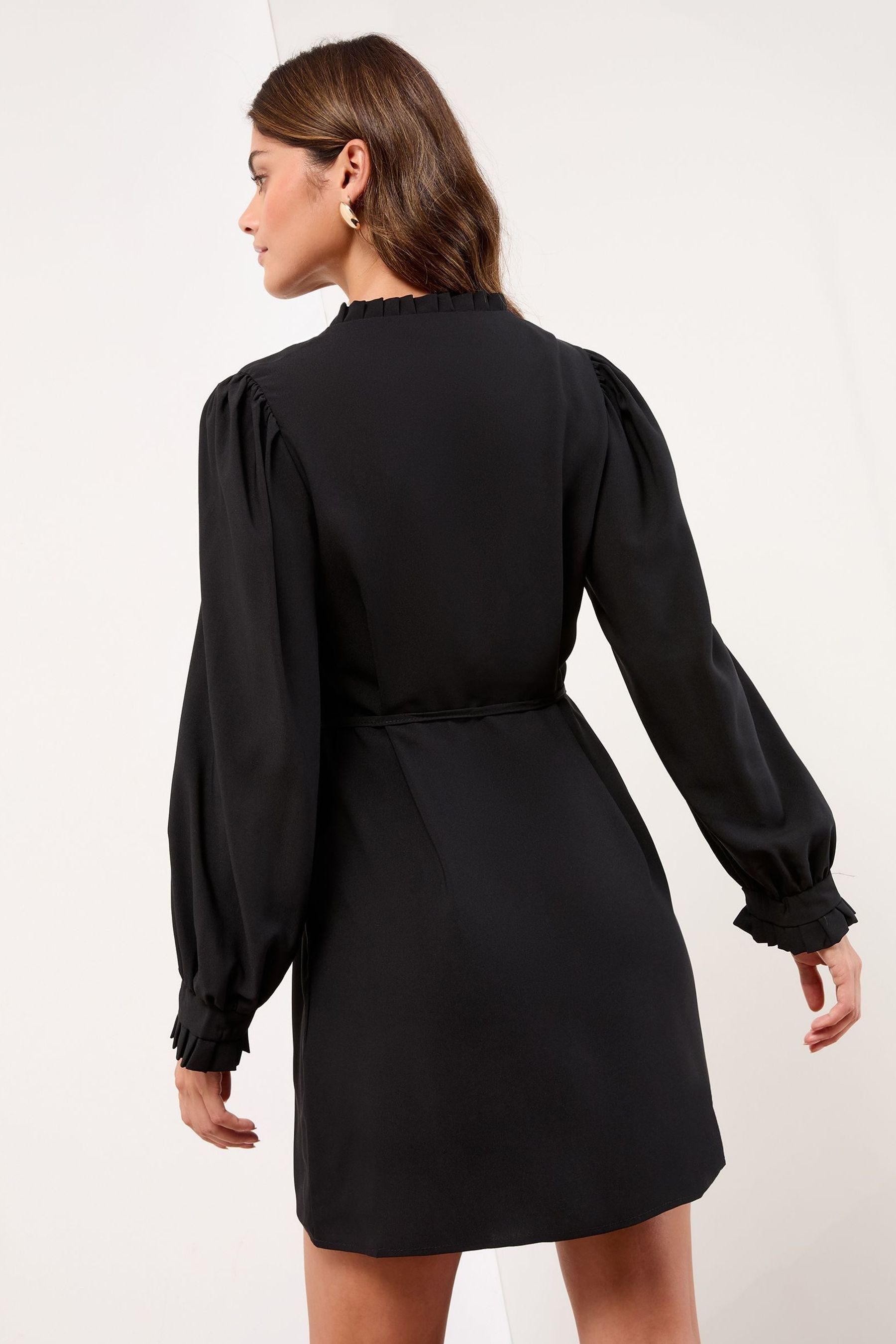 LIPSY Minikleid Lipsy Kleid mit Mini-Ausschnitt und Rüschen (1-tlg) günstig online kaufen