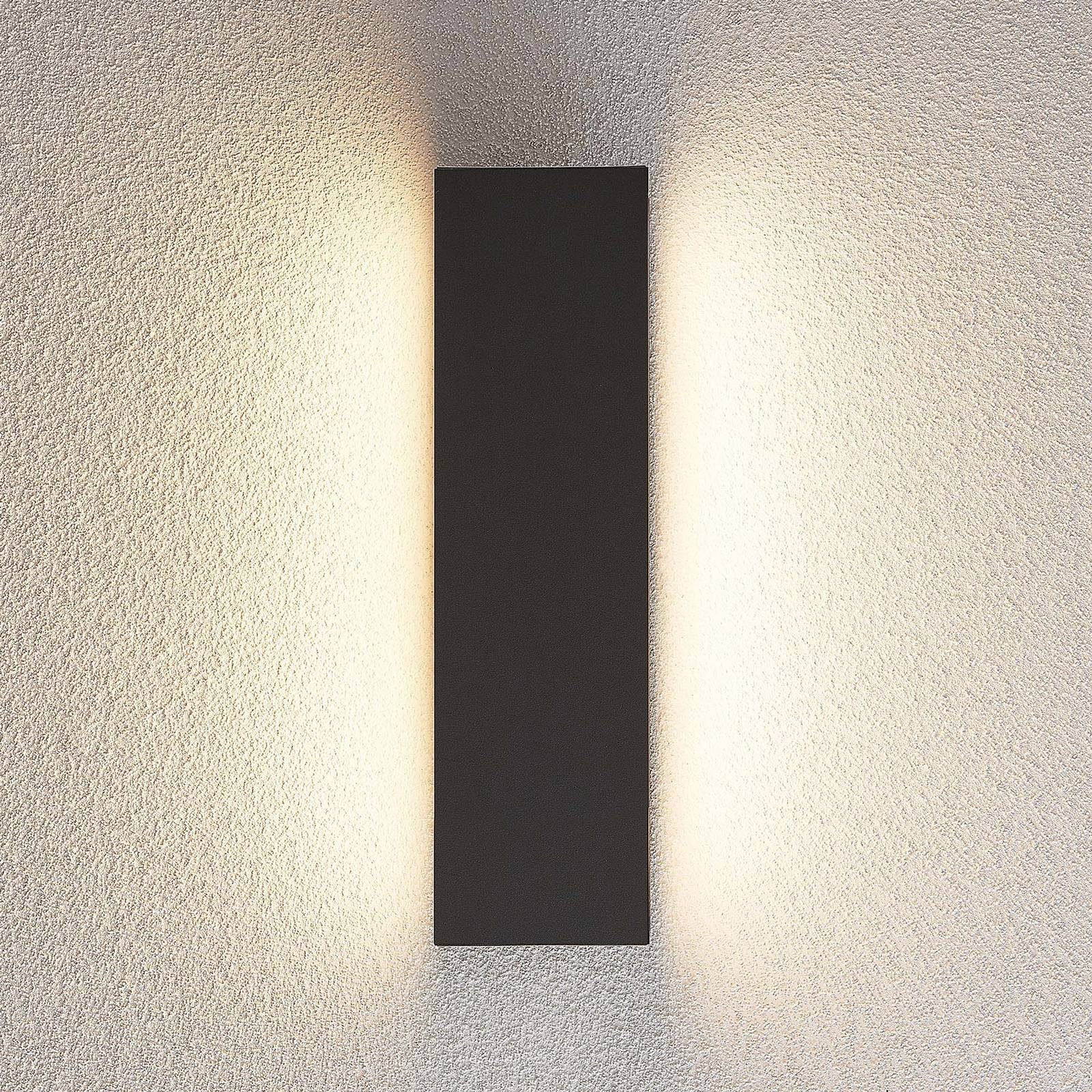 Lucande LED Außen-Wandleuchte Aegisa, Polycarbonat, fest warmweiß, verbaut, weiß, Edelstahl, inkl. LED-Leuchtmittel dunkelgrau, Modern, Aluminium