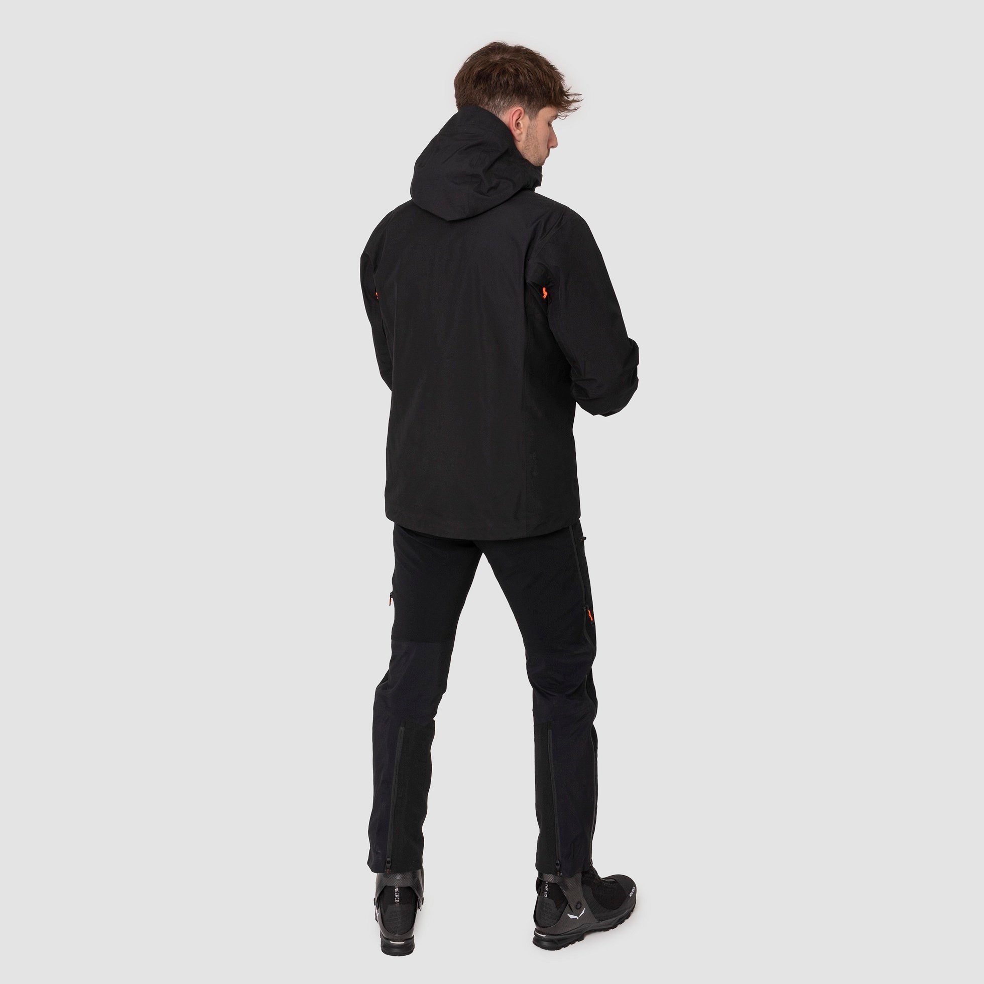 Salewa Winterjacke Ortles GTX 3L (3-Lagen-GORE-TEX, wasser- und winddicht) schwarz Herren