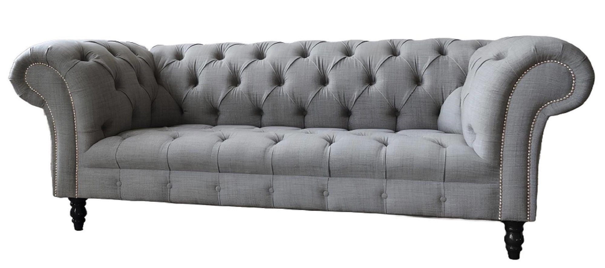 Xlmoebel Chesterfield-Sofa Chesterfield Ledersofa mit luxuriösem Textilbezug in elegantem Design, Hergestellt in Europa