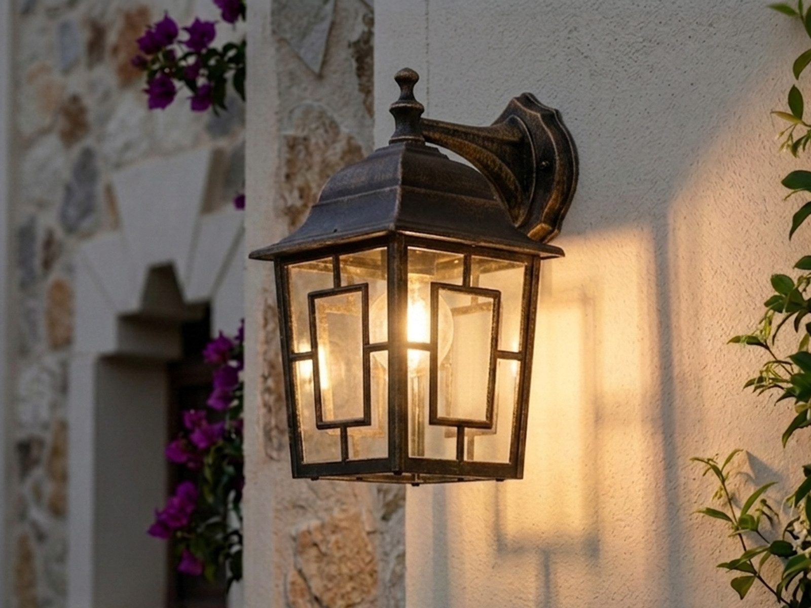 TRIO Leuchten LED Außen-Wandleuchte antik mit Bleiglasoptik, Höhe 30cm, LED wechselbar, Warmweiß, Haus-Wand Außenleuchte, Fassadenbeleuchtung Haustür, Wandlampe mit E27