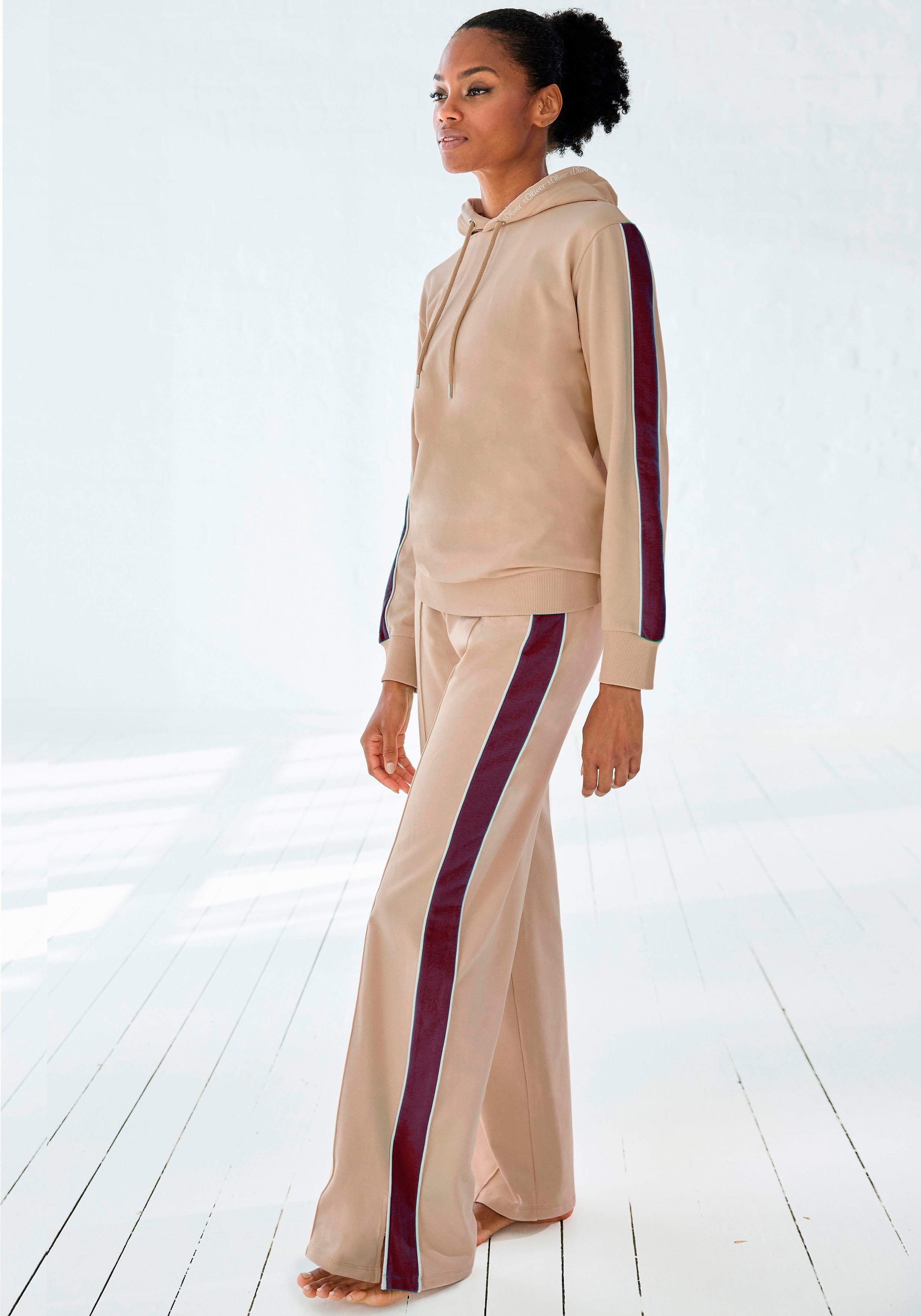 s.Oliver Sweathose Loumngehose mit Kontraststreifen und Pipings, Loungewear