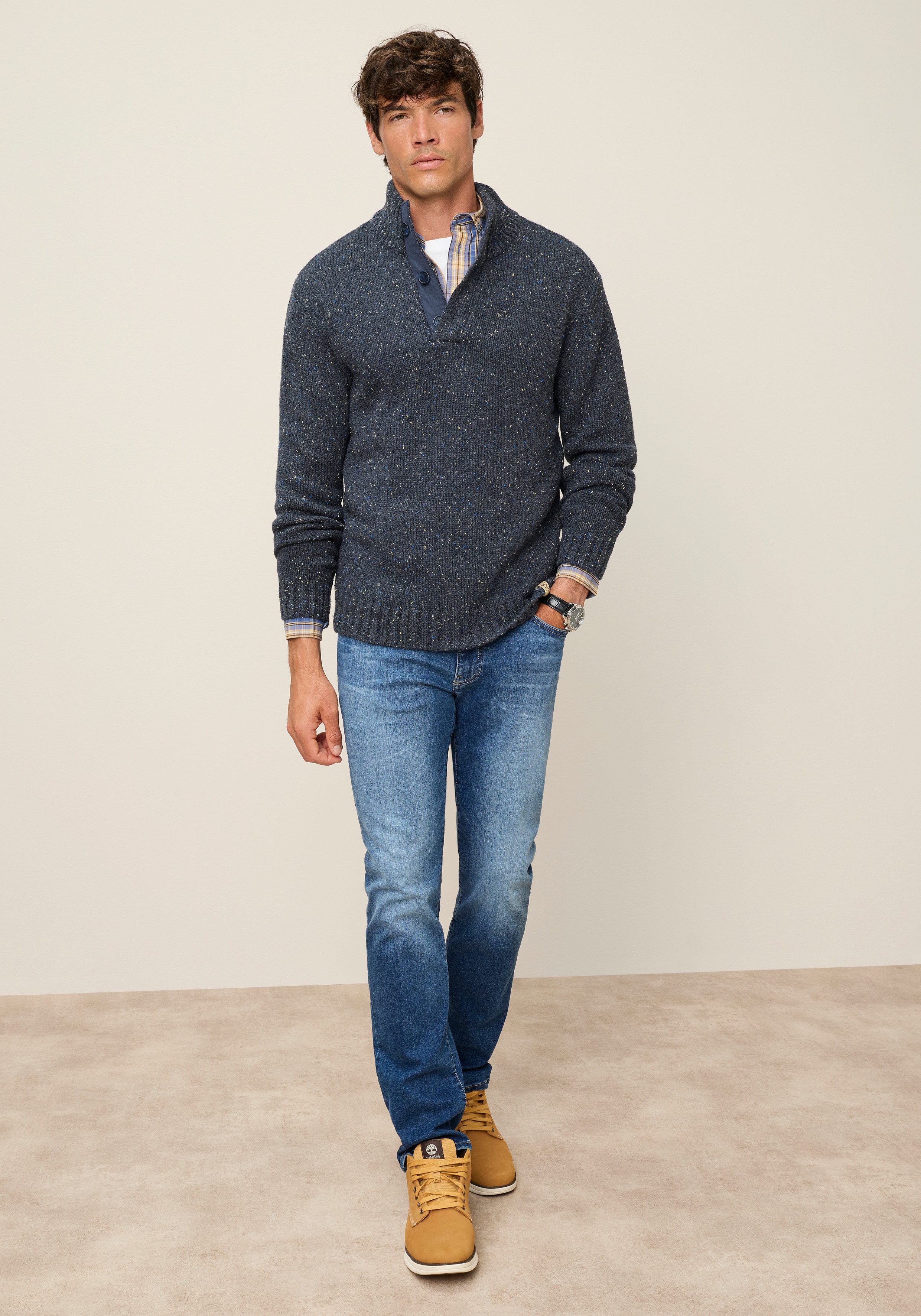 Zum Outfit 7