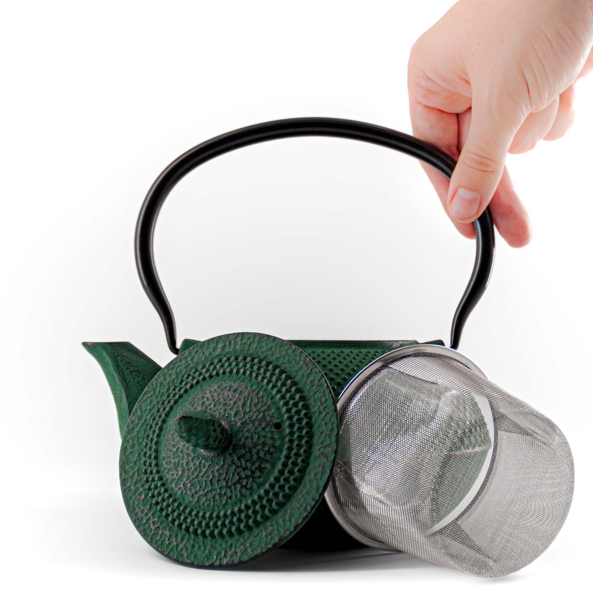 teayumi Teekanne ARARE Tetsubin Gusseisenkanne 1200 ml Grün, 1200 l, (3-teilig), mit herausnehmbaren Edelstahlsieb, mit Henkel
