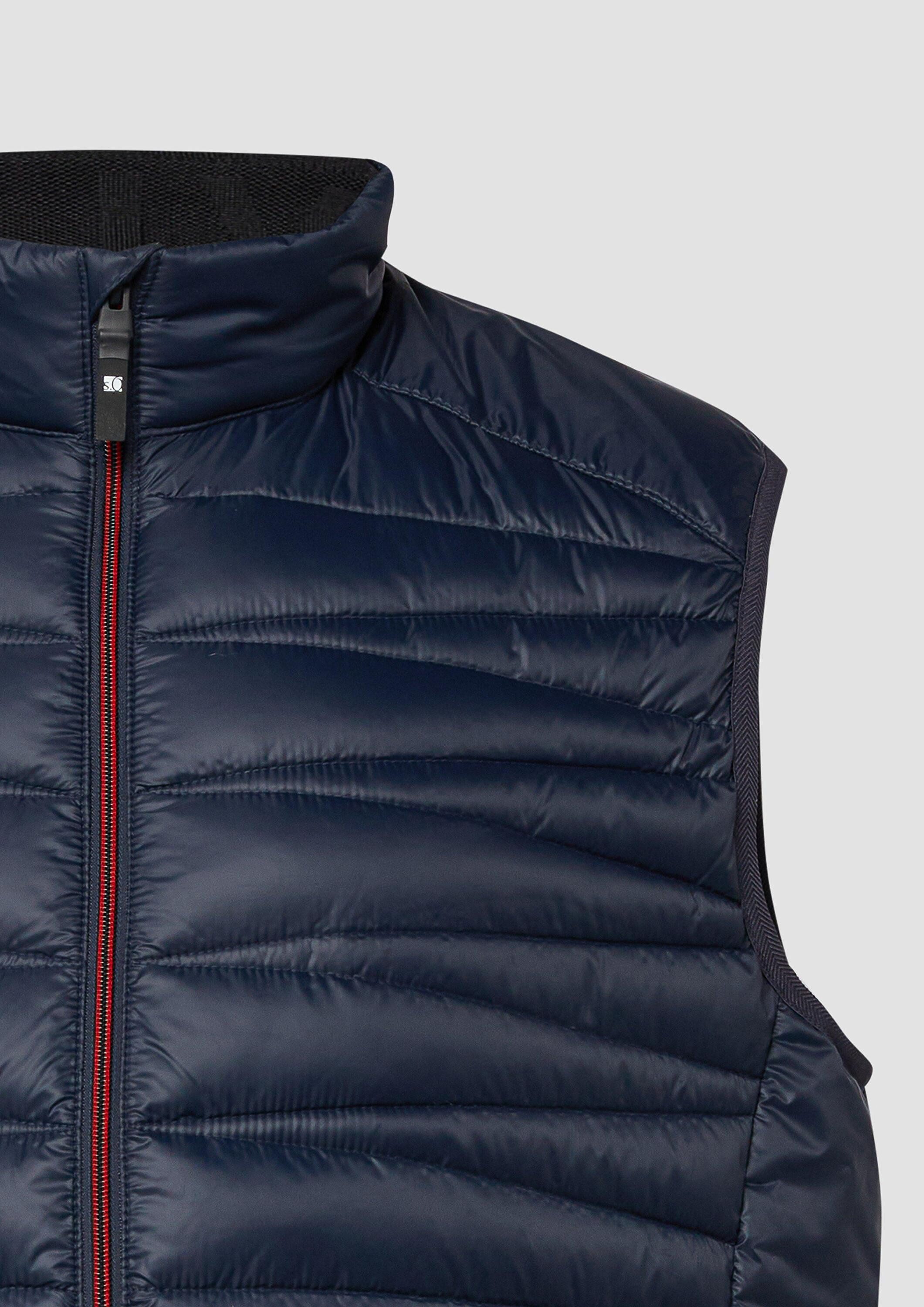 s.Oliver Outdoorjacke Outdoor-Weste Leichte Steppweste mit Stehkragen und Kontrast-Details