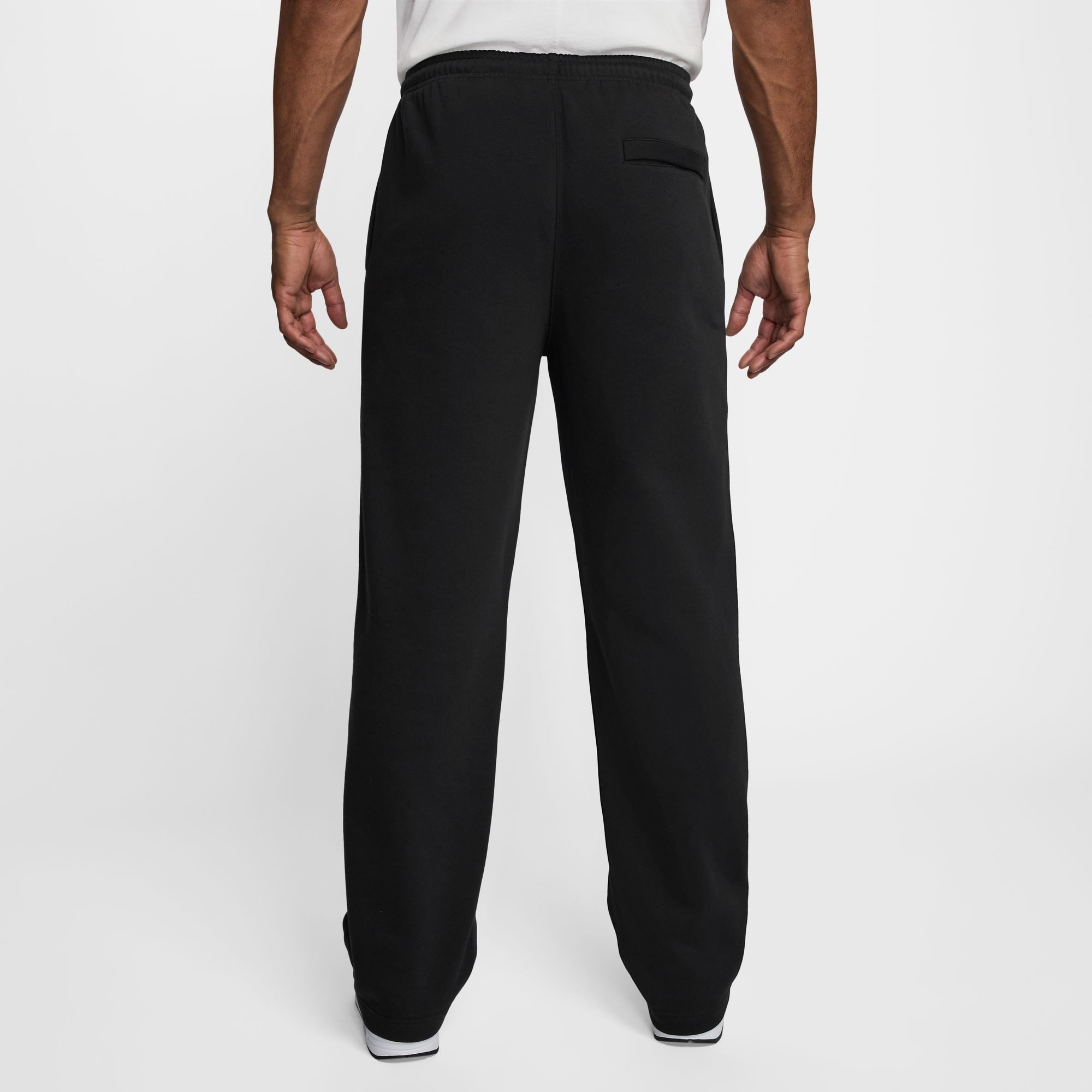 Nike Sportswear Sporthose M NK CLUB BB OH PANT mit Eingrifftaschen und Gesäßtasche, aus Baumwollmischung