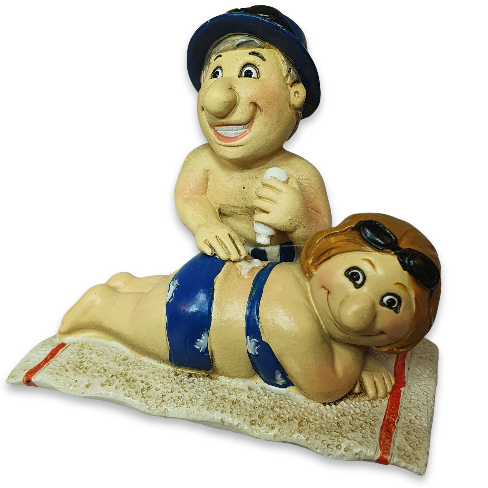 Andrea Geschenkewelt Dekofigur Urlauber Paar beim eincremen – maritime Deko günstig online kaufen