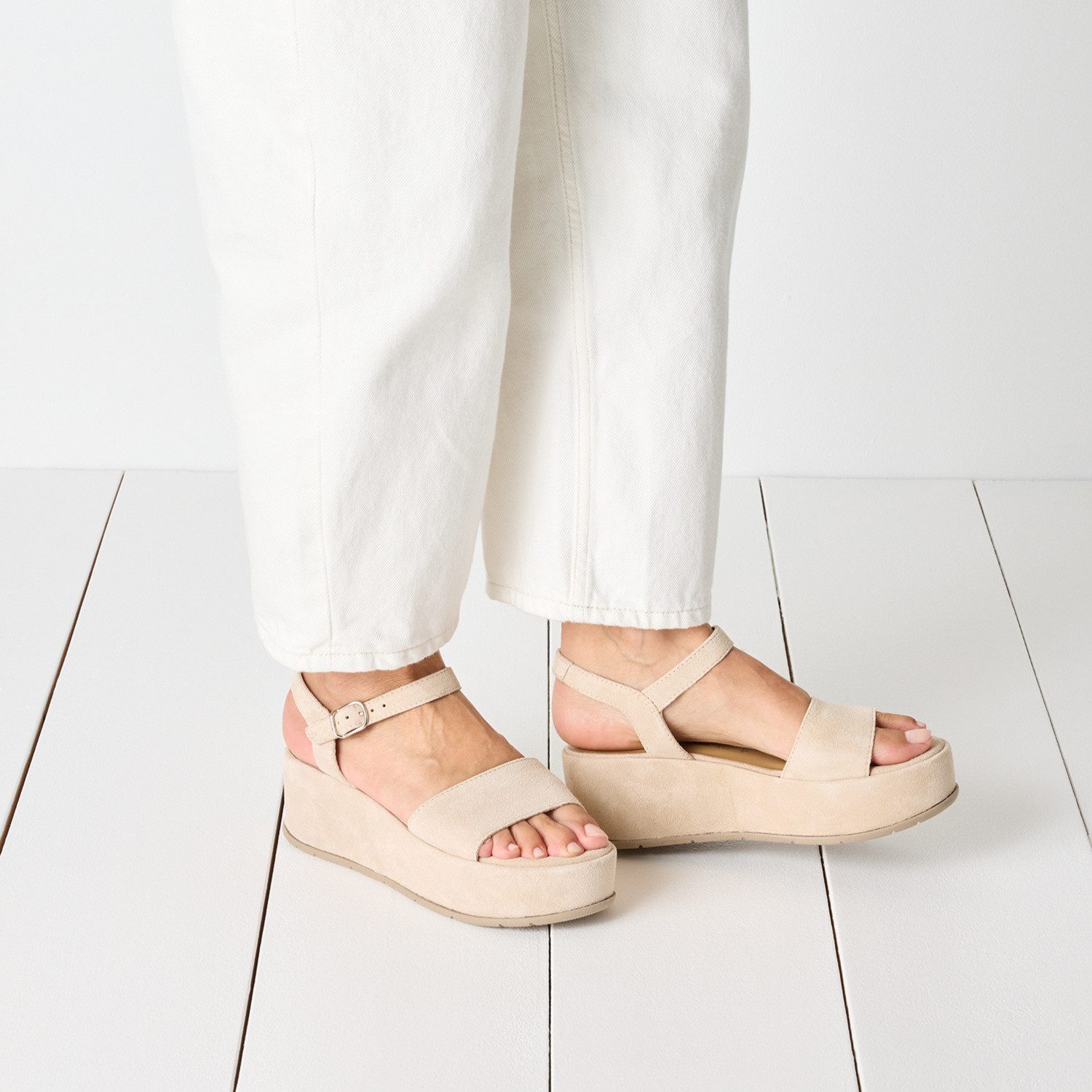 Tamaris Keilsandalette Riemchensandale, Sommerschuh mit auffälliger Keilsohle