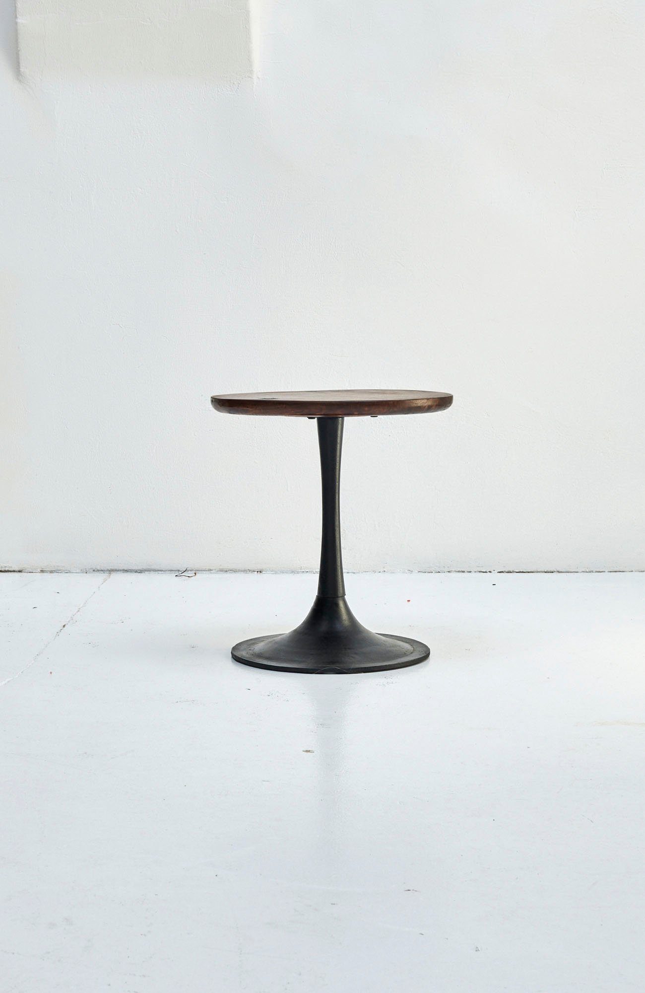 TOM TAILOR HOME Beistelltisch T-MODERN COUCH TABLE SMALL, mit eingelassenem TOM TAILOR Button