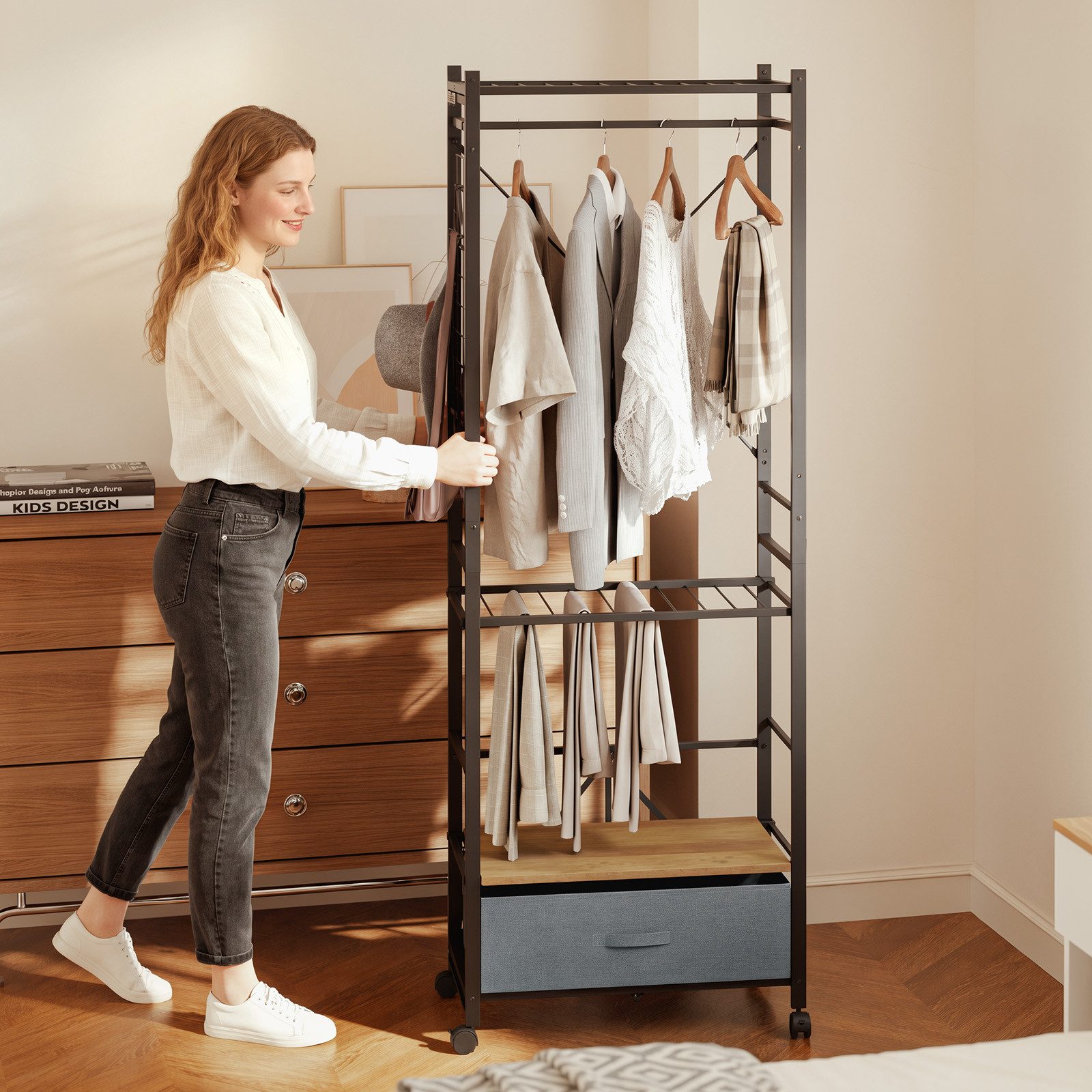 SoBuy Kleiderständer KLS23, Garderobenständer mit Rollen und Schublade, Aufbewahrungsturm, (1er Set), Stabil bis 45 kg, höhenverstellbare Stange, Gitternetz für Accessoires