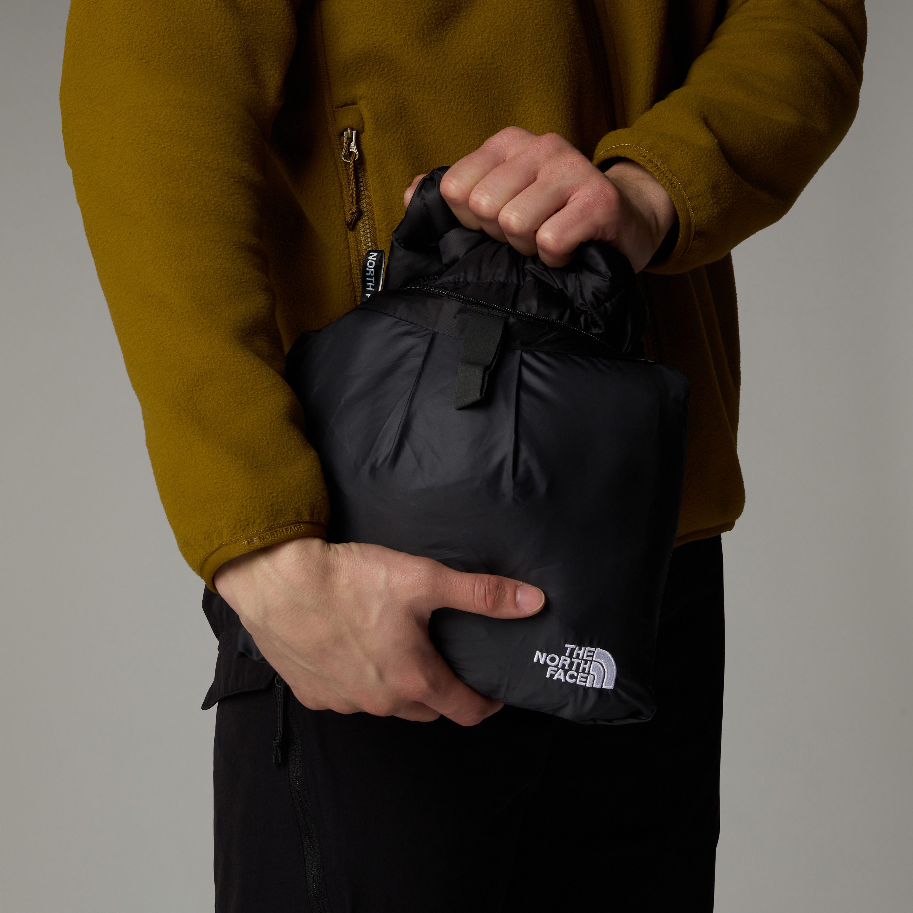 The North Face Steppjacke M HUILA SYNTHETIC JACKET wasserabweisend, mit synthetischer Füllung, aus Polyester