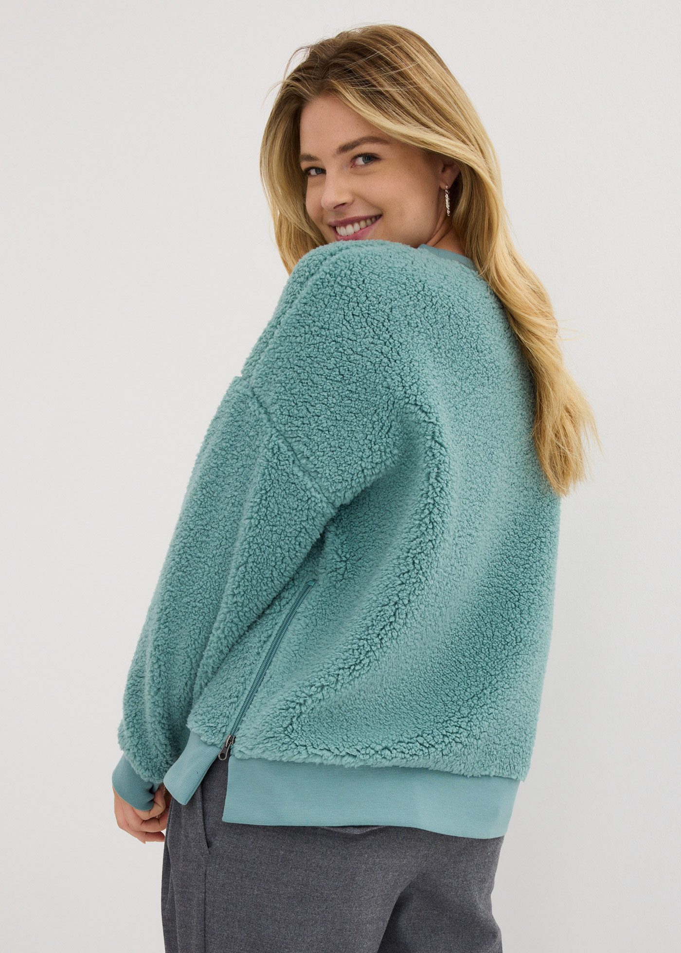 bonprix Fleecepullover Oversize-Passform, mit Teddy-Obermaterial, aus Polyester