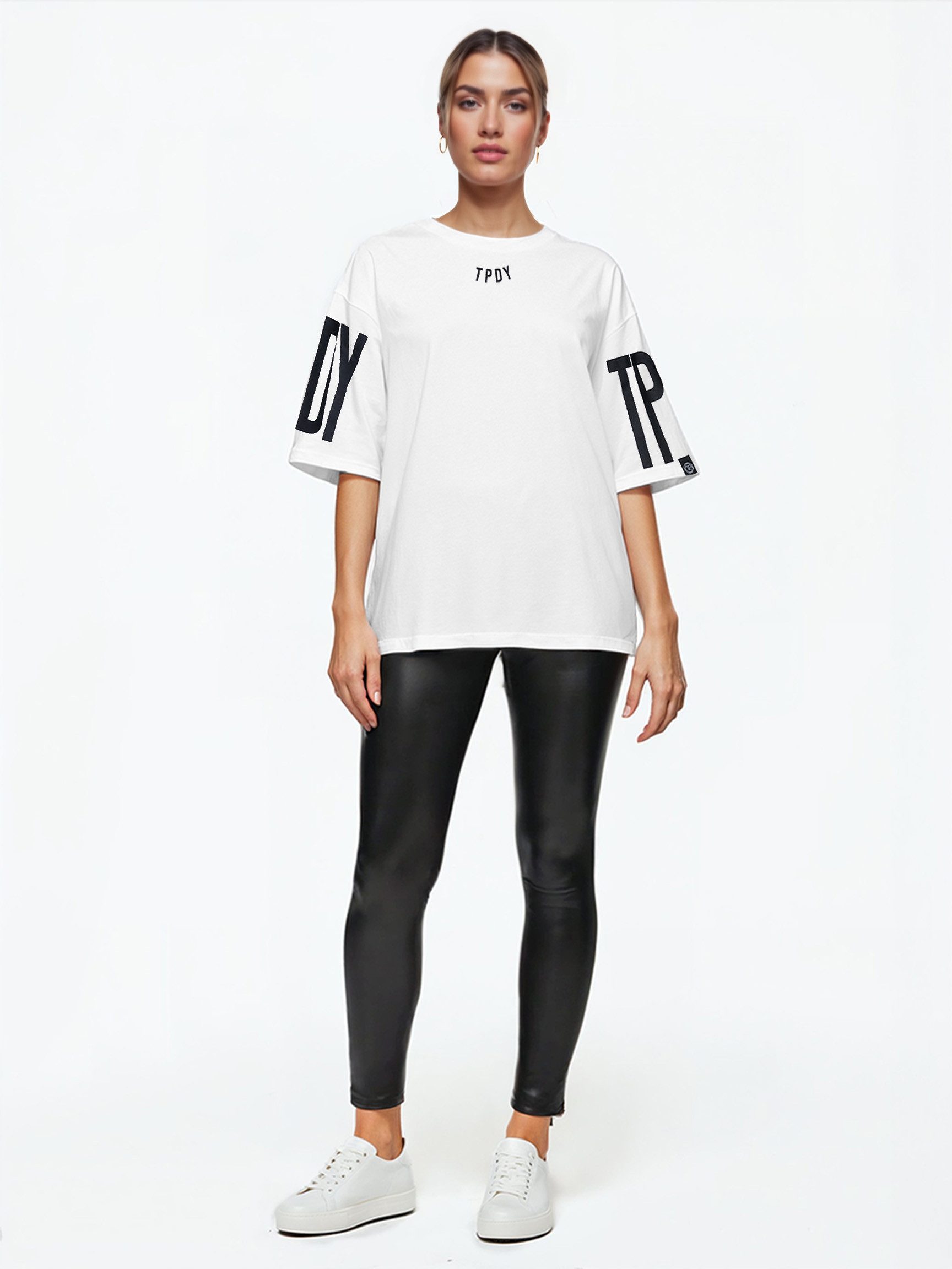 trueprodigy Oversize-Shirt Viktor F Logoprint Rundhals dicker Stoff