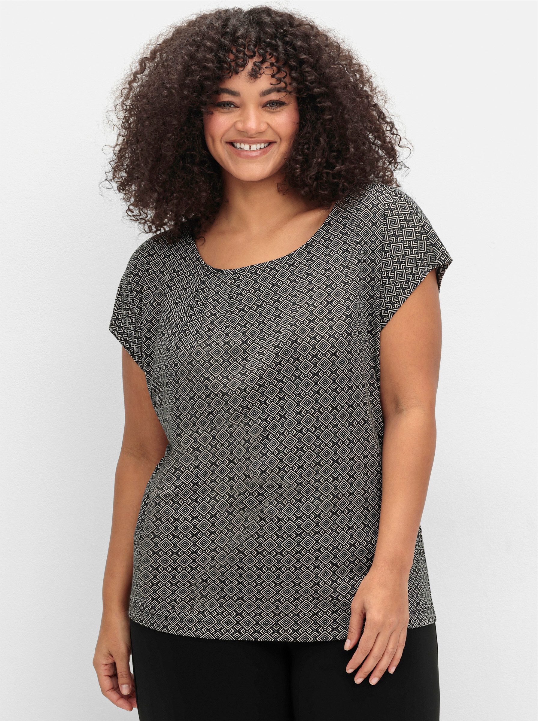 Sheego T-Shirt Kurzarmshirt Kurzarm mit grafischem Minimalprint