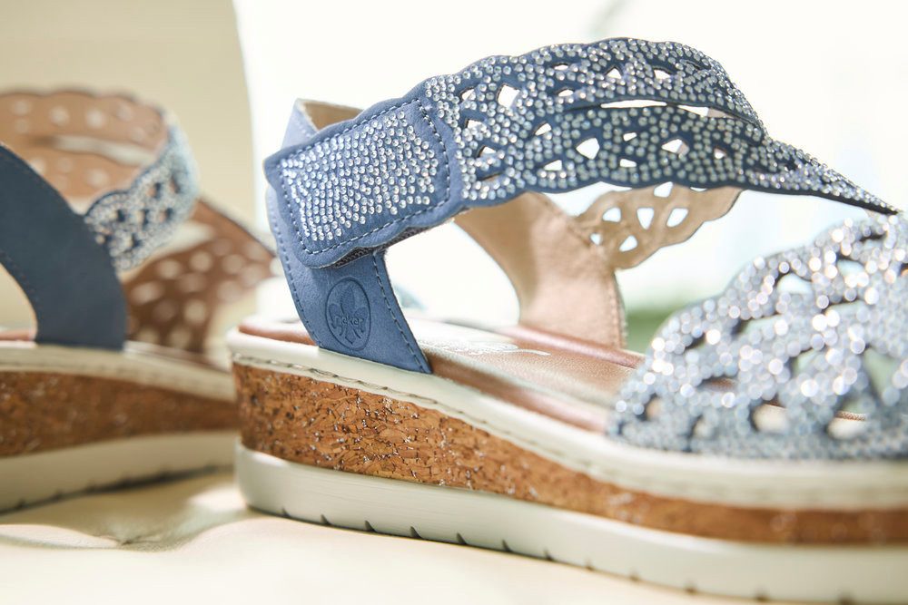 Rieker Keilsandalette Keilsandalette, Sommerschuh, Urlaubsschuh mit Glitzersteine