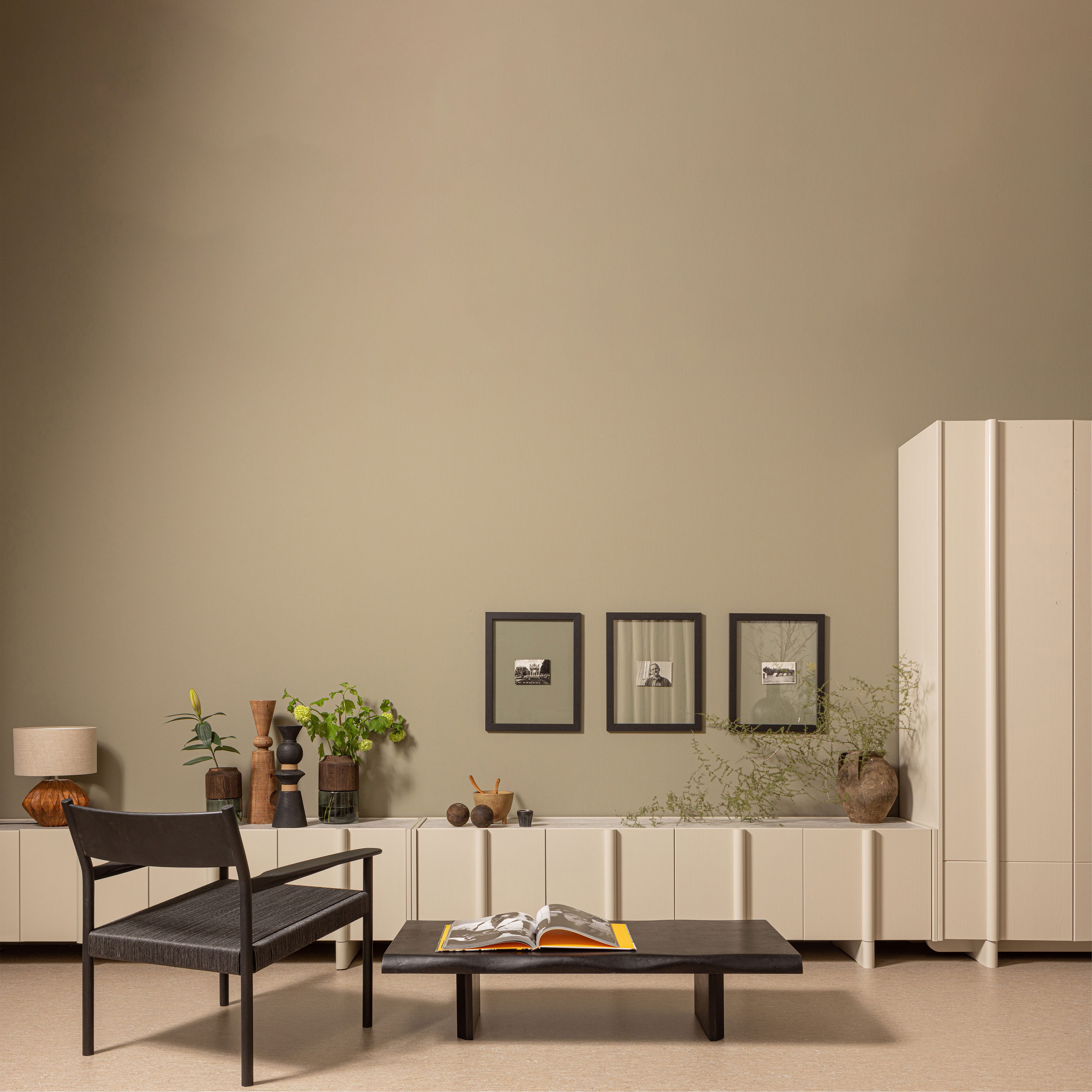WOOOD Couchtisch Cali mit organisch geformter Tischplatte aus mangoholz 120x55x28 cm, Tragkraft 45 kg, für den Innenbereich, pflegeleichte Oberfläche