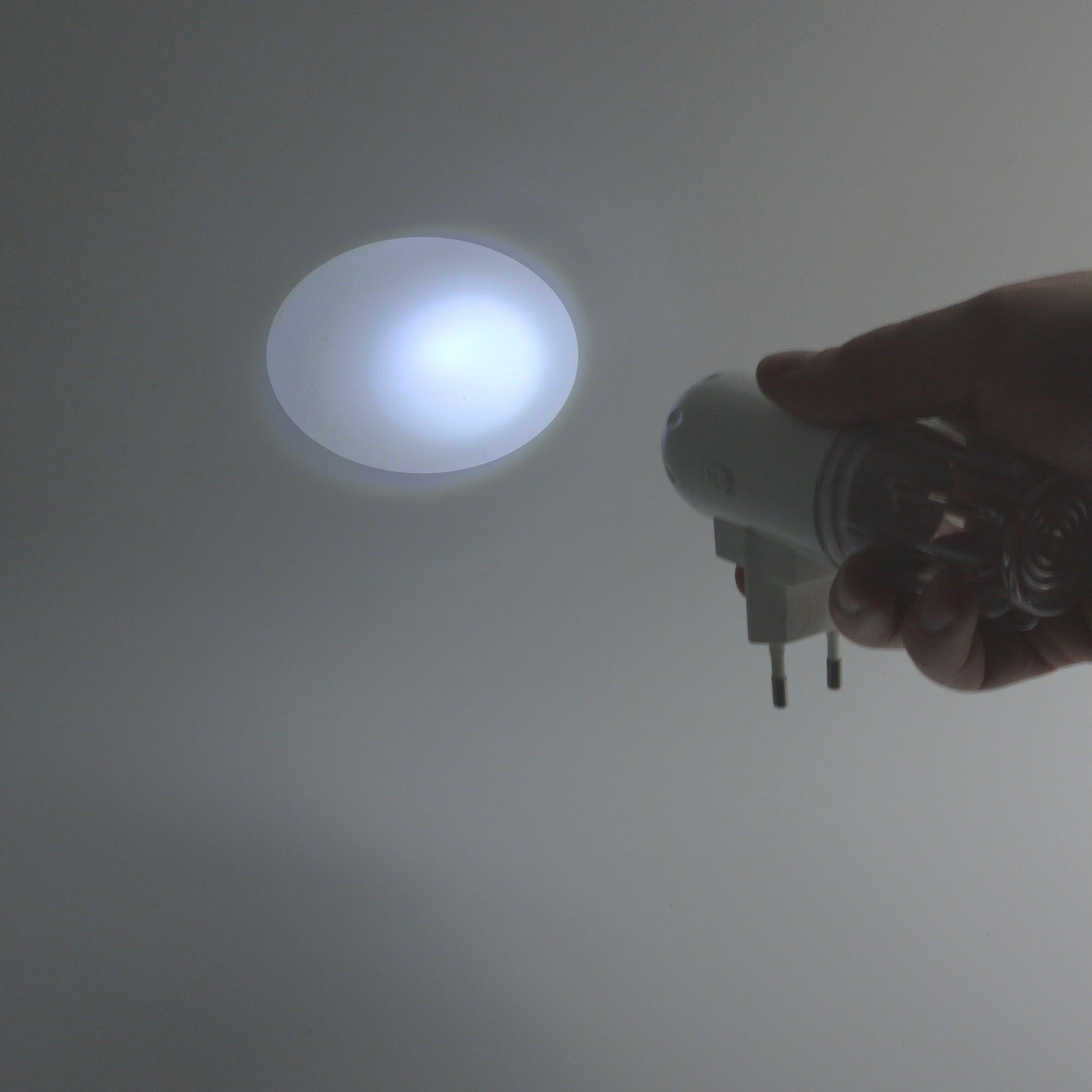 niermann LED Nachtlicht Nachtlichter, LED Stecker- aus Oval Nachtlicht Dämmerungssensor Set fest 2 mit Stück integriert