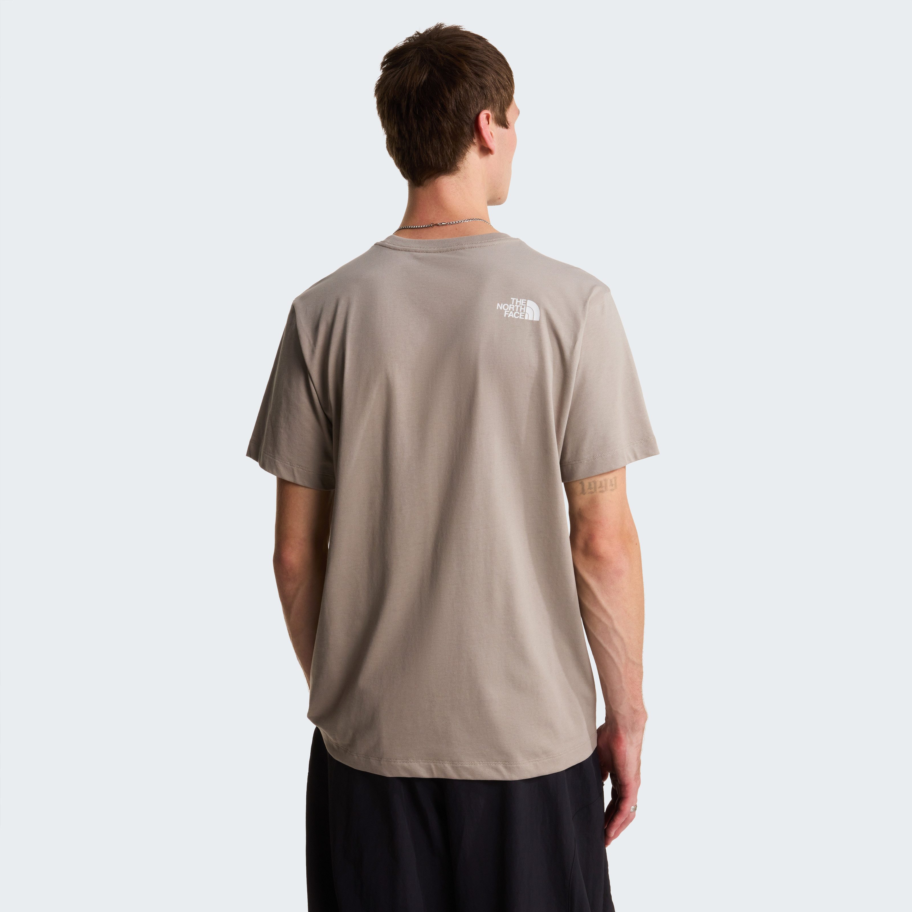 The North Face T-Shirt M EVOLUTION HALF DOME REGULAR SHORT SLEEVE TEE sportliche Passform, kurze Ärmel, für Sportmode und Outdoormode