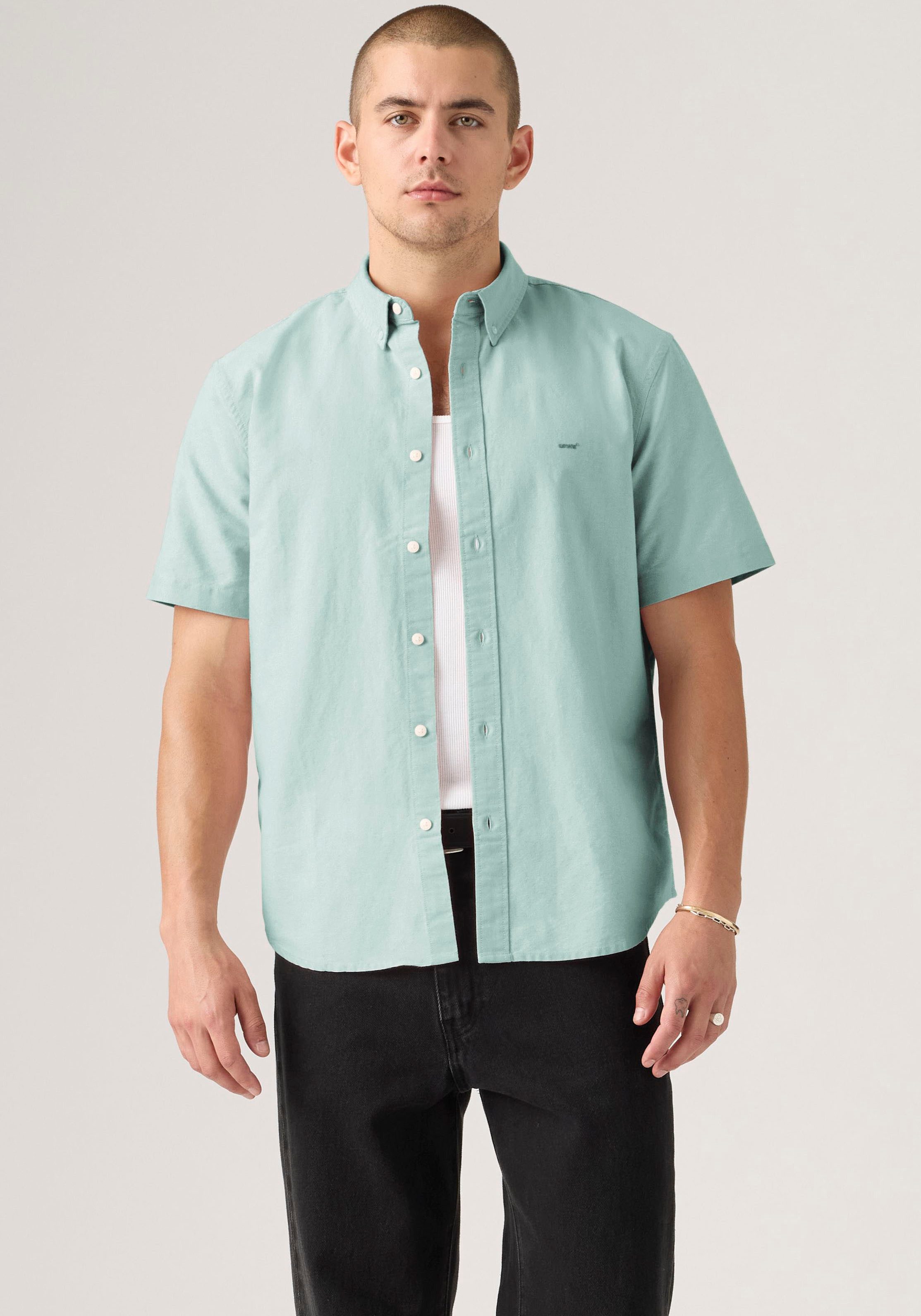 Levi's® Kurzarmhemd SS AUTHENTIC BUTTON DOWN mit kleiner Logostickerei auf der Brust