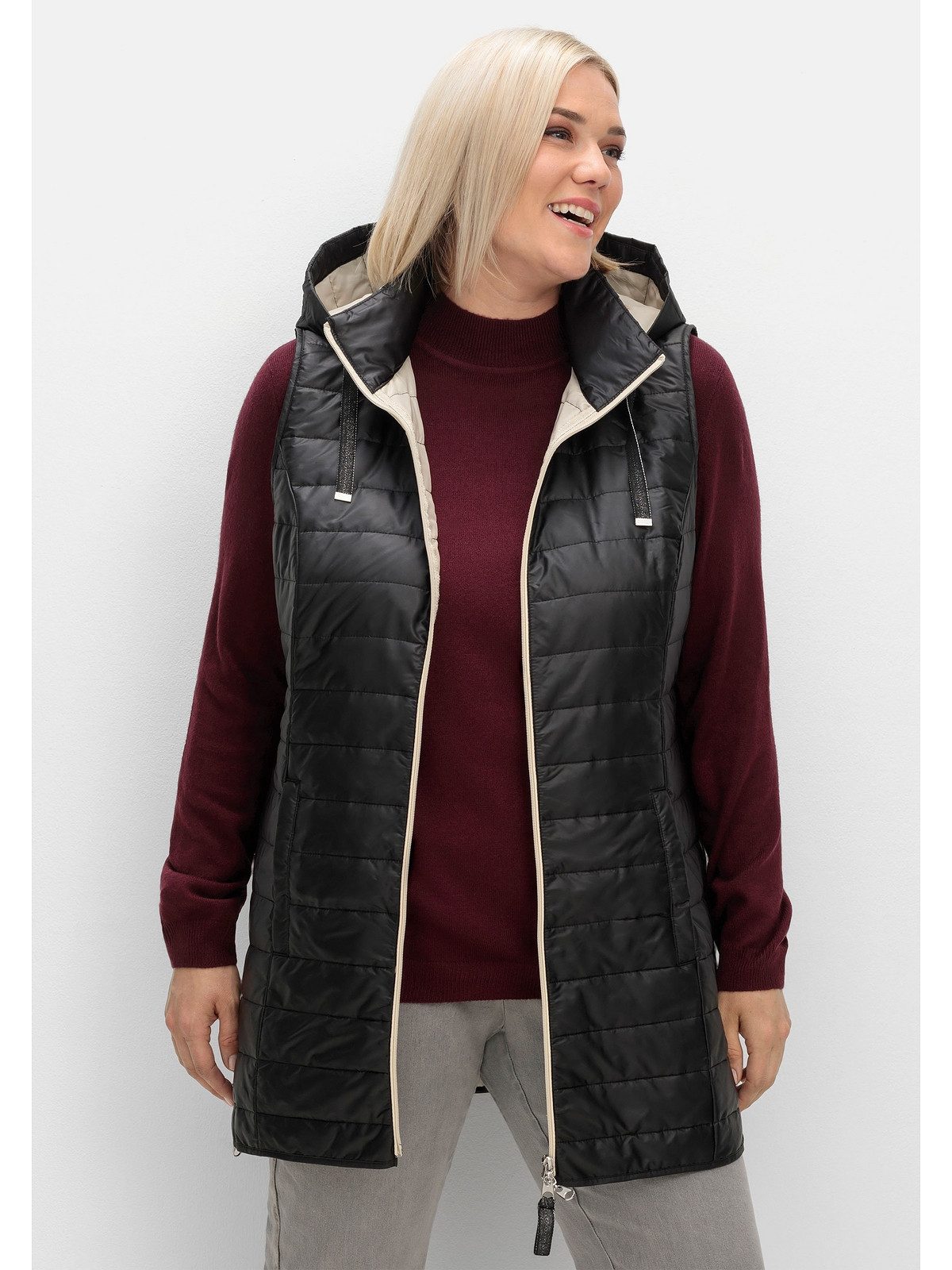 Sheego Steppweste Große Größen mit Kapuze und Kontrastdetails, pflegeleicht