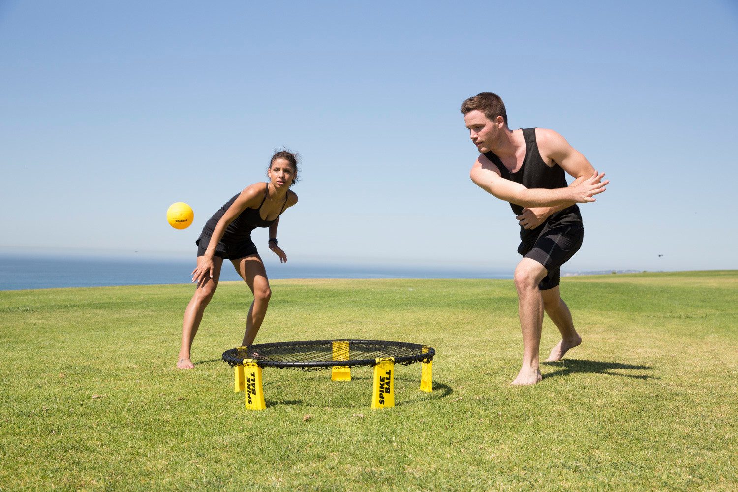 Spikeball Roundnet-Spiel Standard Set Gartenspiel, (6-tlg), Outdoor- Indoor-Spiele, Netzdurchmesser: 90 cm