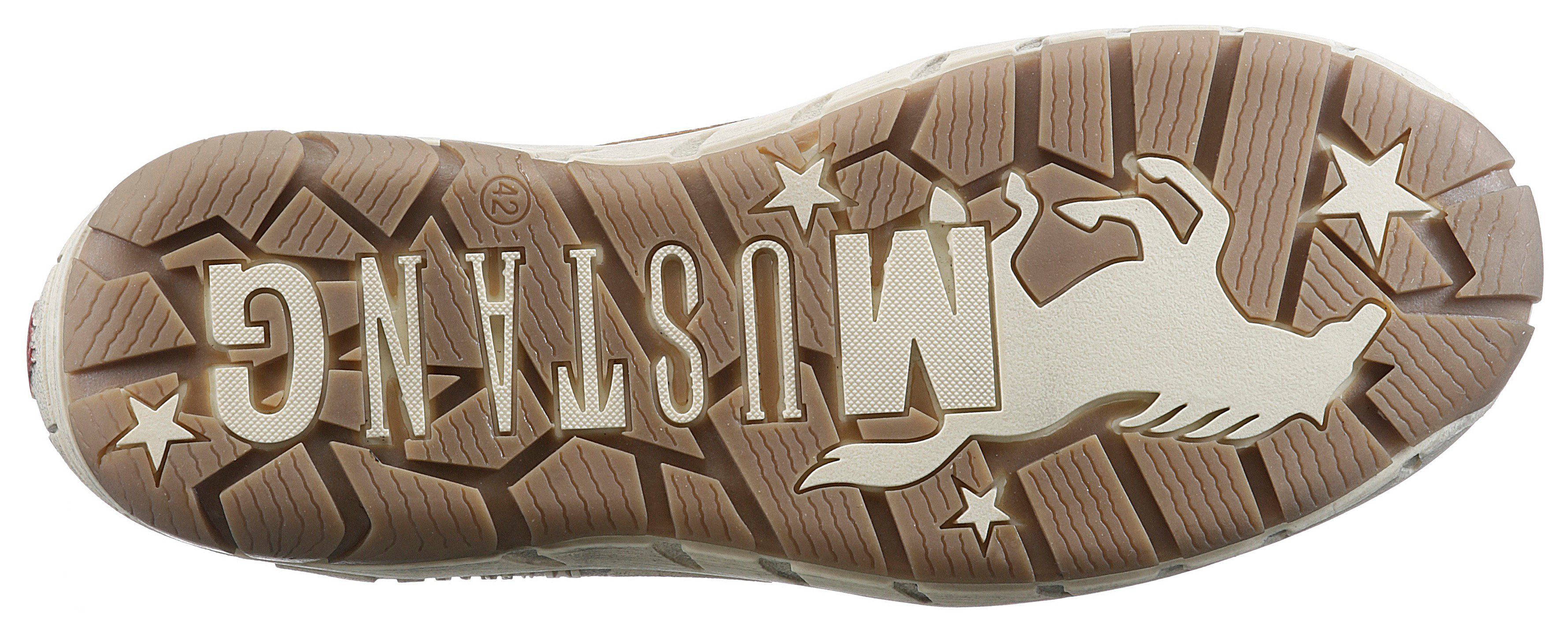 Mustang Shoes Logoschriftzug seitlichem mit Sneaker kastanie