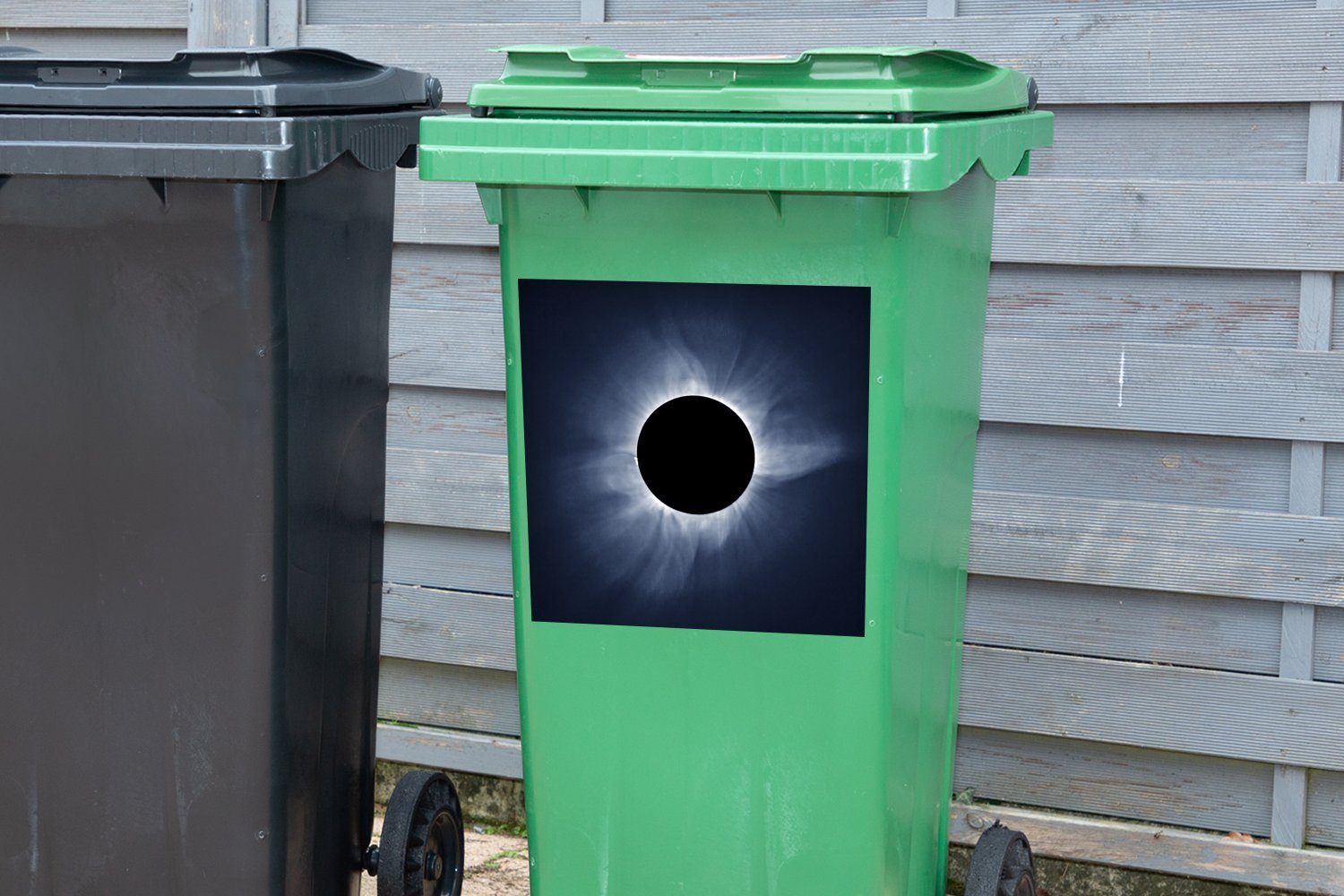 Sonnenfinsternis St), Sticker, Abfalbehälter der Mülltonne, (1 MuchoWow Container, Wandsticker bei Schirme Mülleimer-aufkleber, Blaue