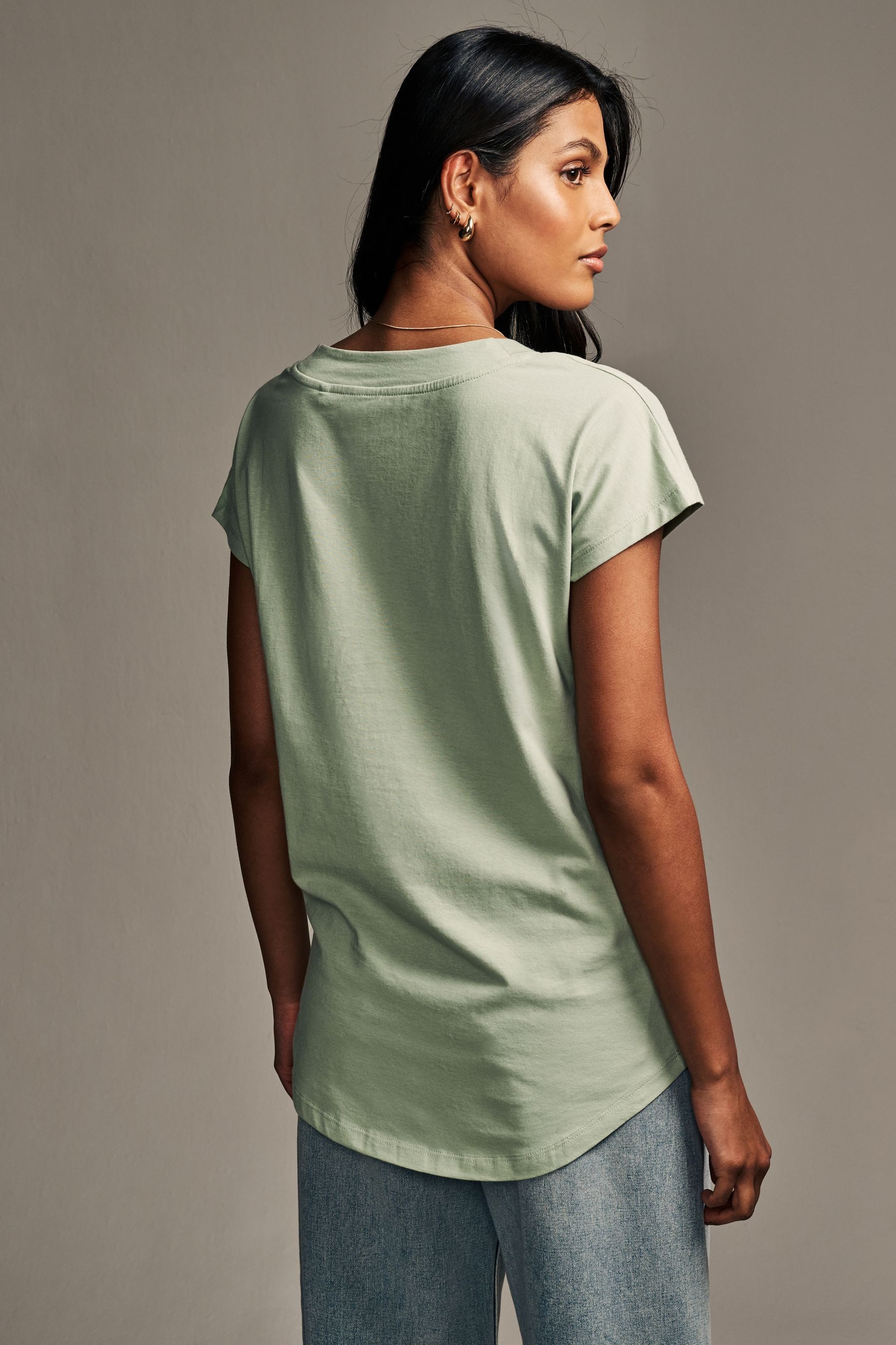 Next T-Shirt T-Shirt mit V-Ausschnitt und angesetzten Ärmeln (1-tlg)