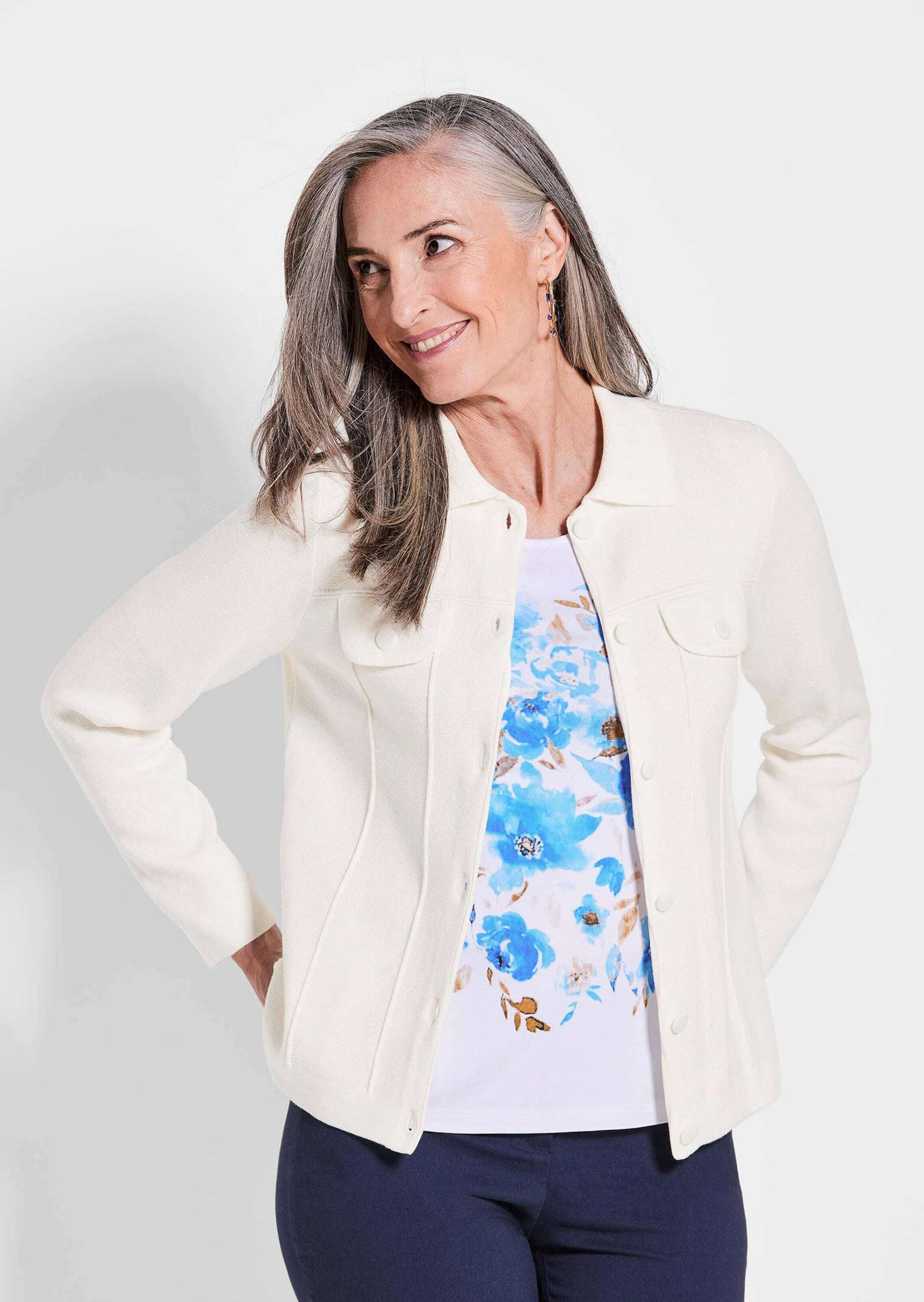 GOLDNER Strickjacke Kurzgröße: Baumwoll-Cardigan in roter Jeansoptik Damen günstig online kaufen