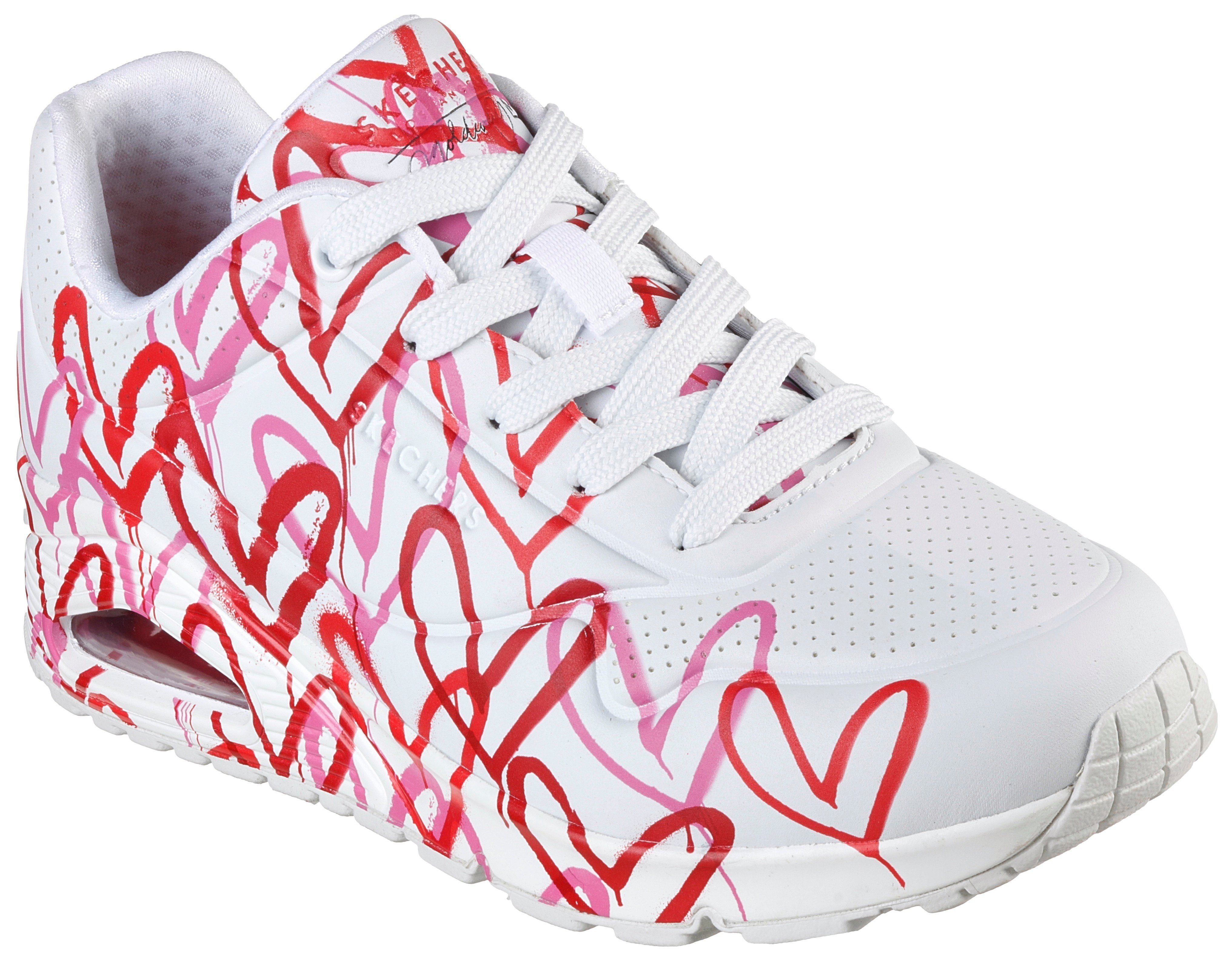 Skechers UNO-SPREAD THE LOVE Wedgesneaker mit auffälligem Graffiti-Print weiß-rot