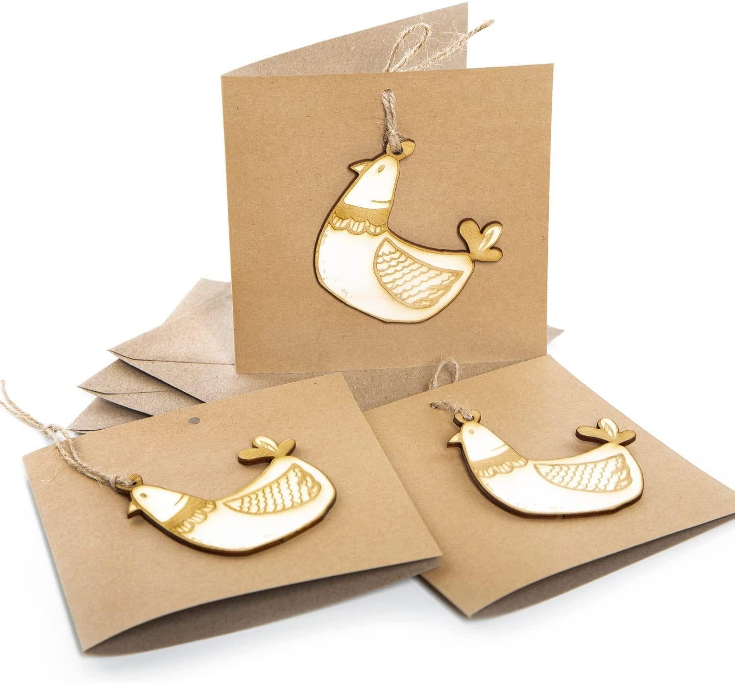 Thumbnail - Logbuch-Verlag Klappkarte 3 Klappkarten aus Kraftpapier mit Huhn aus Holz - 15 x 15 cm
