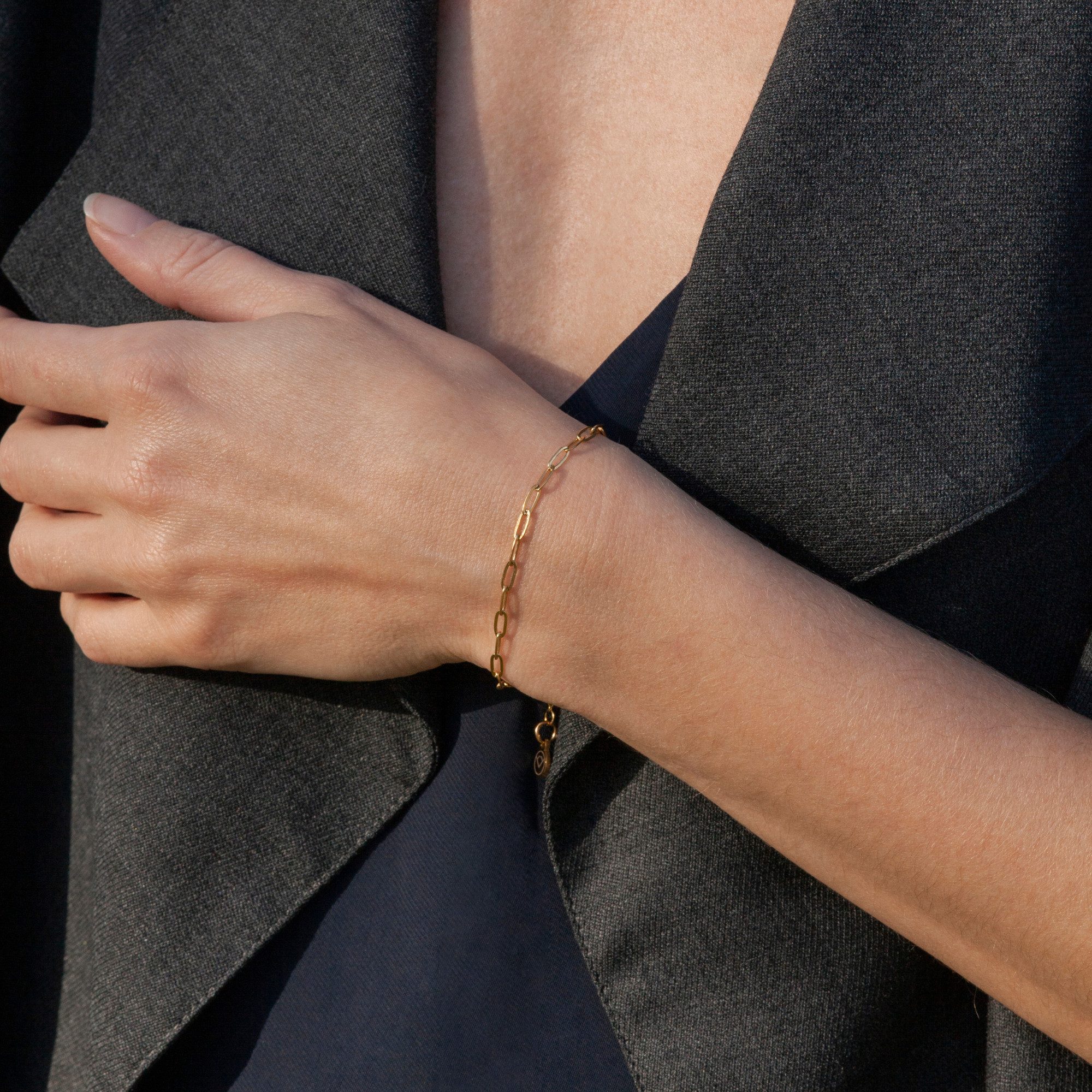 ALEXASCHA Gliederarmband Filigranes Armkettchen Edelstahl • vergoldete Armkette • verstellbar