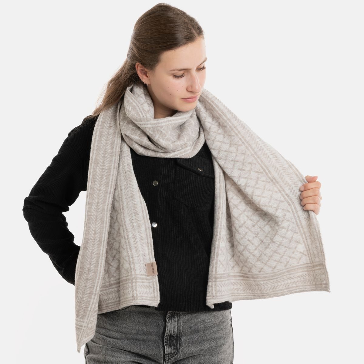Knit Factory Strickschal Dusk Schal Iced Clay/Beige, (1-St), Schal Halstuch Dreiecksschal Tuch Strickmode