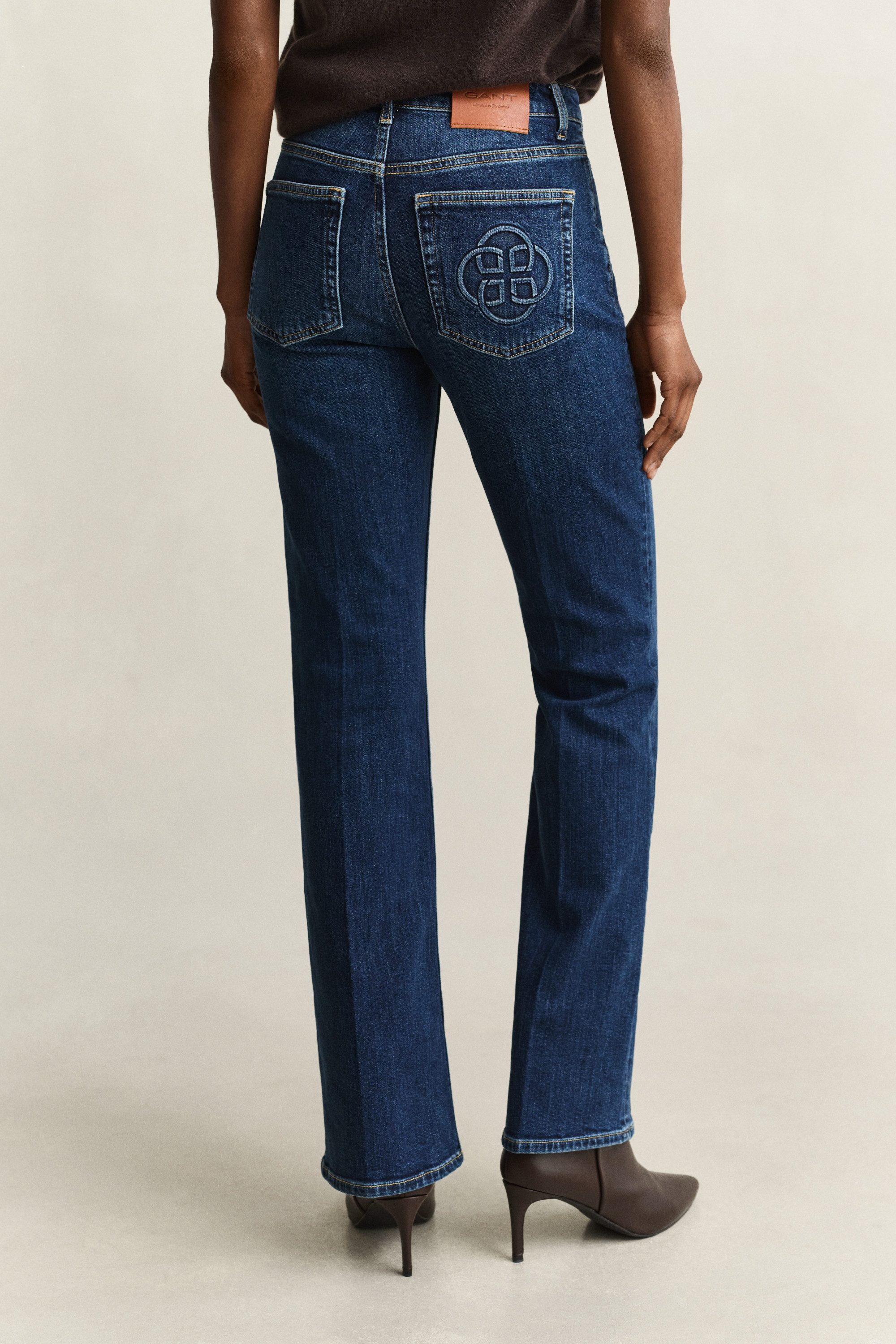 Gant Slim-fit-Jeans Monogram Jeans mit ausgestelltem Bein