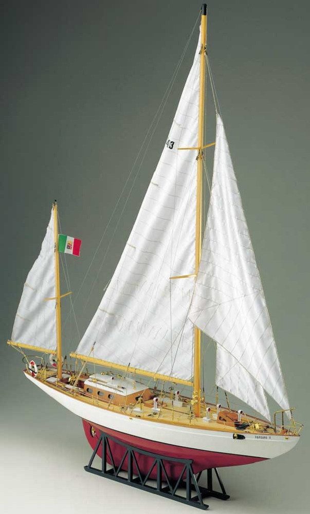 Modellbausatz Corsaro II 1:24 Baukasten – Hochseeyacht mit Yawl-Takelung und Messing