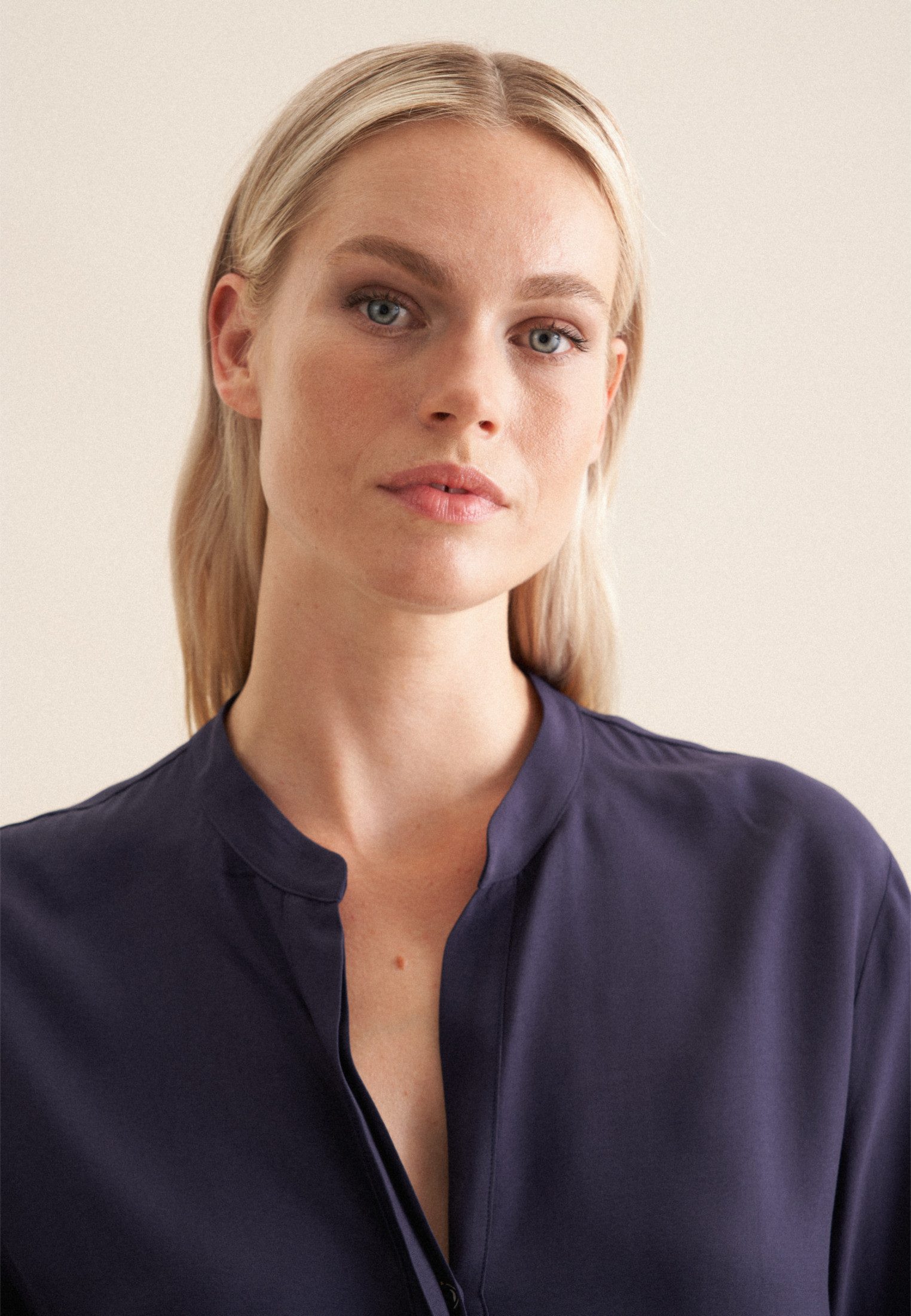 seidensticker Klassische Bluse 1/1 V-Neck Uni
