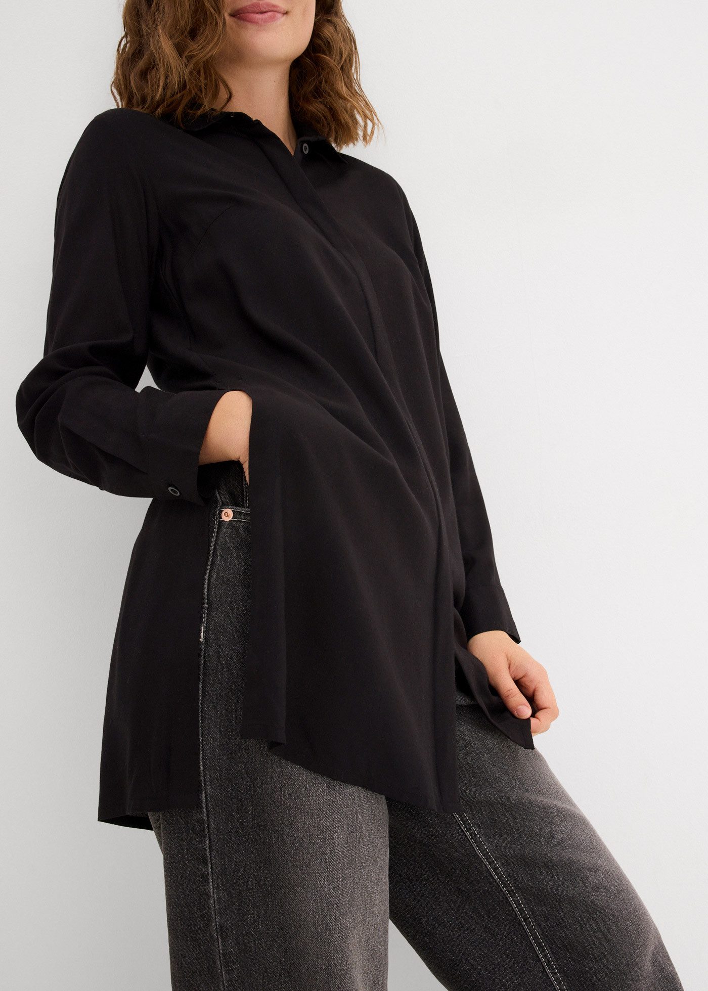 bonprix Longbluse gerade Passform, mit hohen Seitenschlitzen, aus fließender Viskose