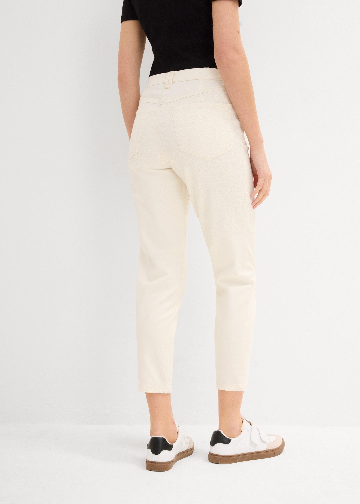 bonprix Mom-Jeans Loose Fit, Stretch-Anteil, 5-Pocket-Design
