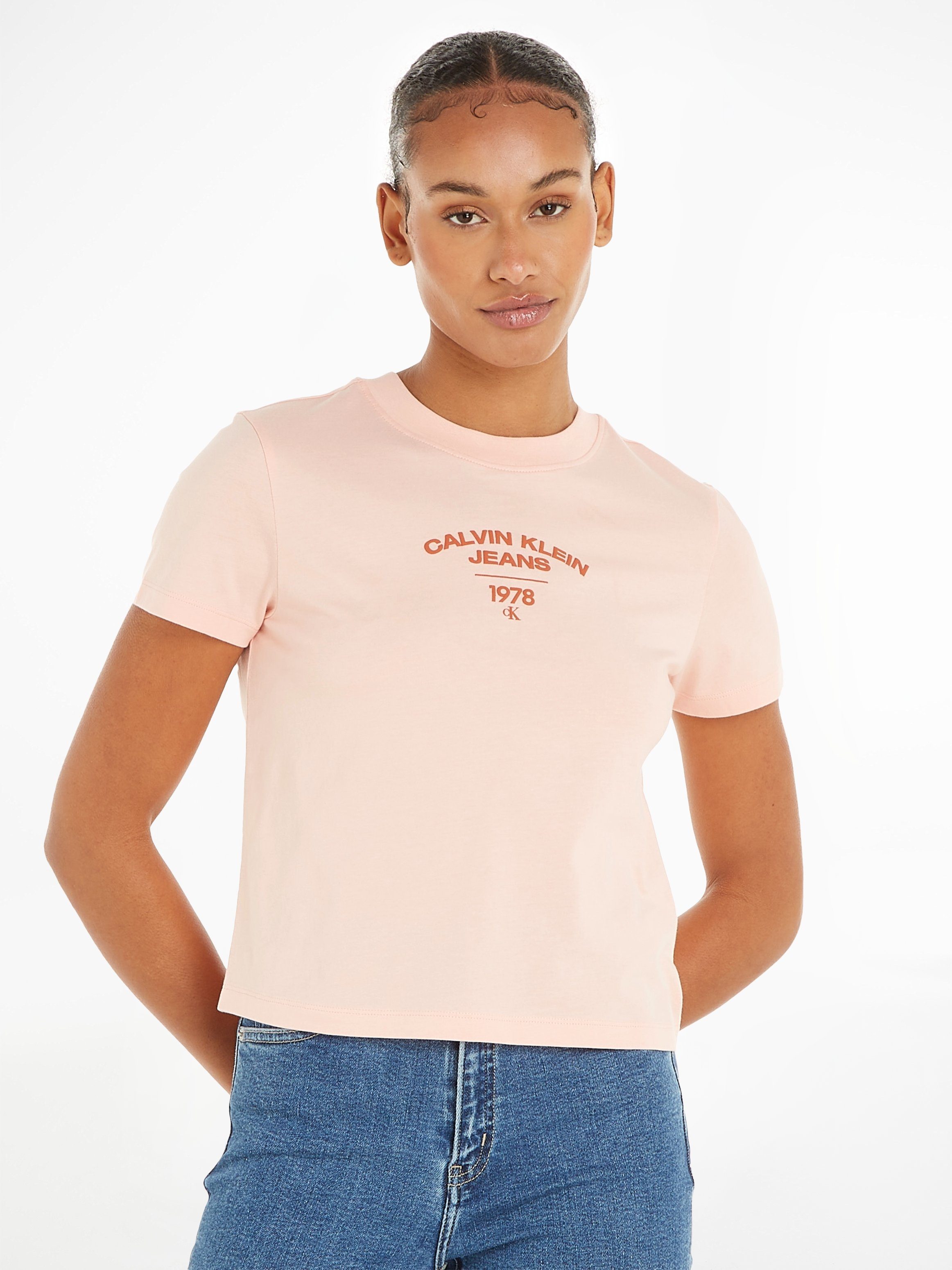 Calvin Klein Jeans T-Shirt VARSITY LOGO BABY TEE Faint Blossom | T-Shirts