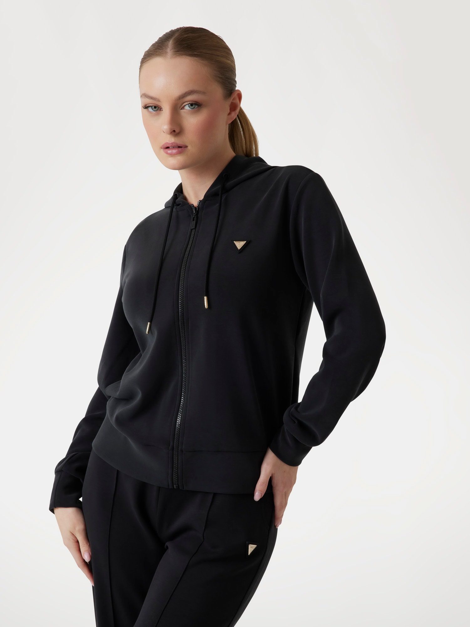 Guess Sweatjacke OLYMPE FULL ZIP HOODIE mit Logo-Aufnäher, Regular Fit