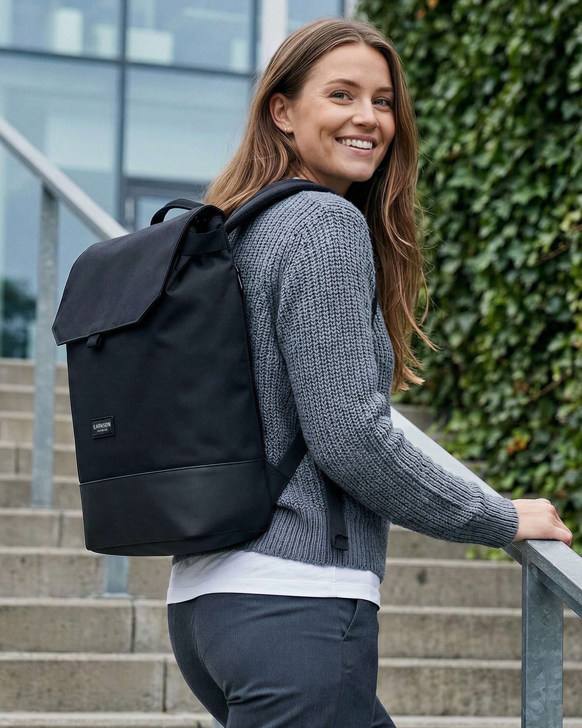 LARKSON Cityrucksack Nina Tagesrucksack für Damen (1-tlg), Damenrucksack mit 16 Zoll Laptopfach, Wasserabweisend