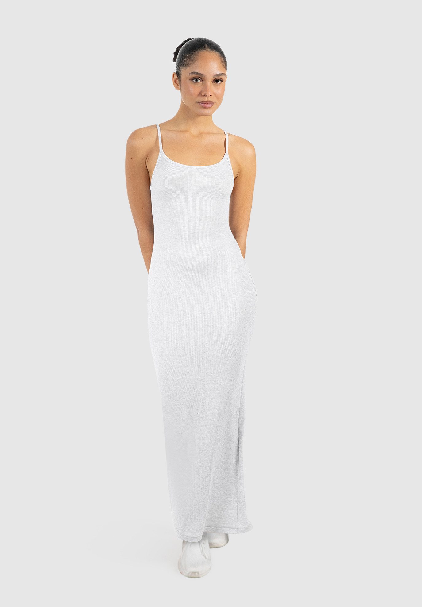 Smilodox Maxikleid Aveline, figurbetontes Rippstrickkleid mit Spaghettiträgern Knöchellanges elastisches Sommerkleid, Alltag & besondere Anlässe
